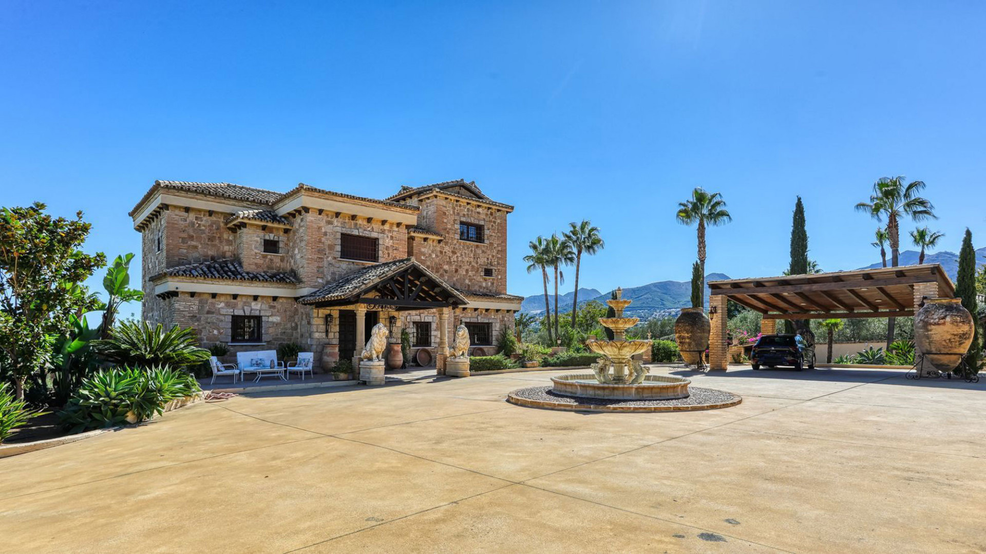 **Excepcional Finca Rústica Real con establo para caballos **