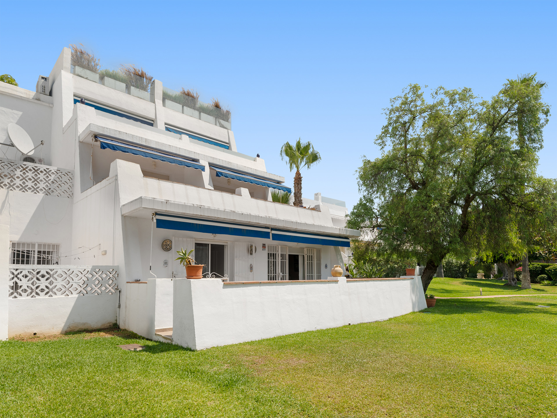 Ground Floor Apartment te Nueva Andalucia afbeelding 2