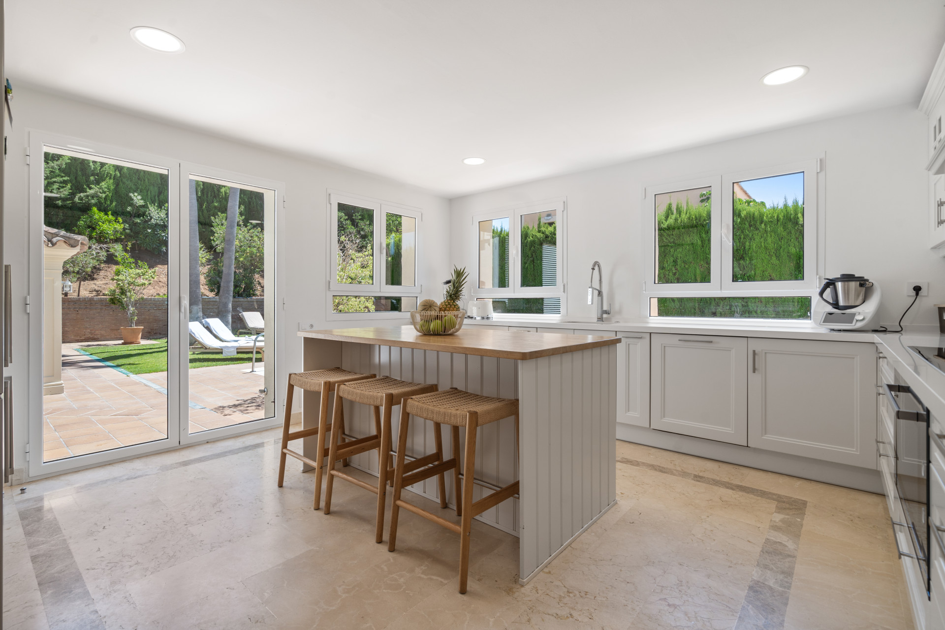 Image 1: Таунхаус совмещенный For sale, sotogrande, €1,250,000 [RHS50]