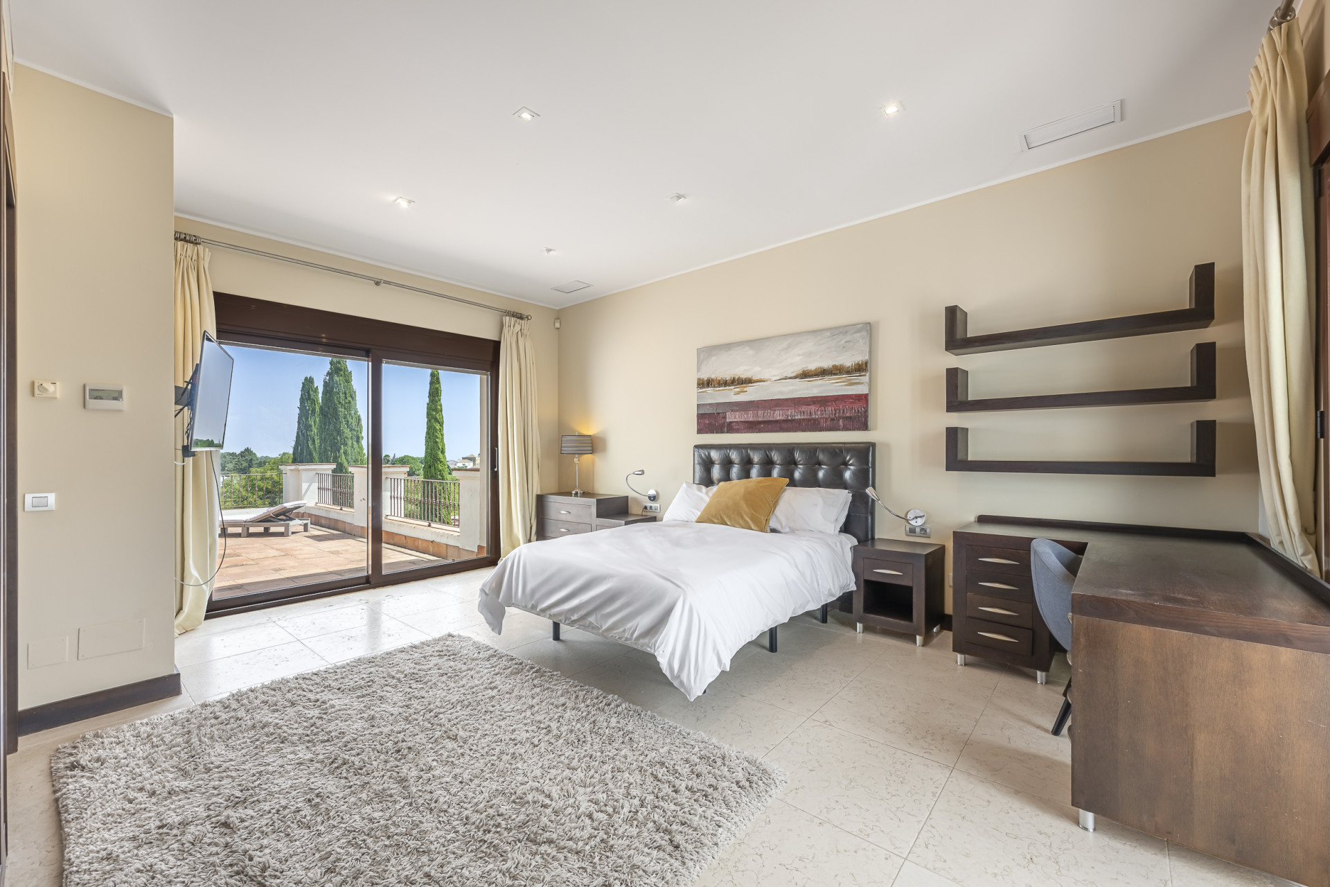 Courtyard Villa With Heated Pool And Cinema In Sotogrande Alto — Gallery Photo 23 — Ref RHS55 Courtyard Villa With Heated Pool And Cinema In Sotogrande Alto — Gallery Photo 23 — Ref RHS55