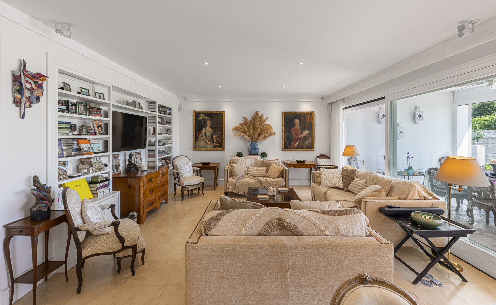 4 Bedroom Semi Villa for sale Sotogrande | Henger Real Estate