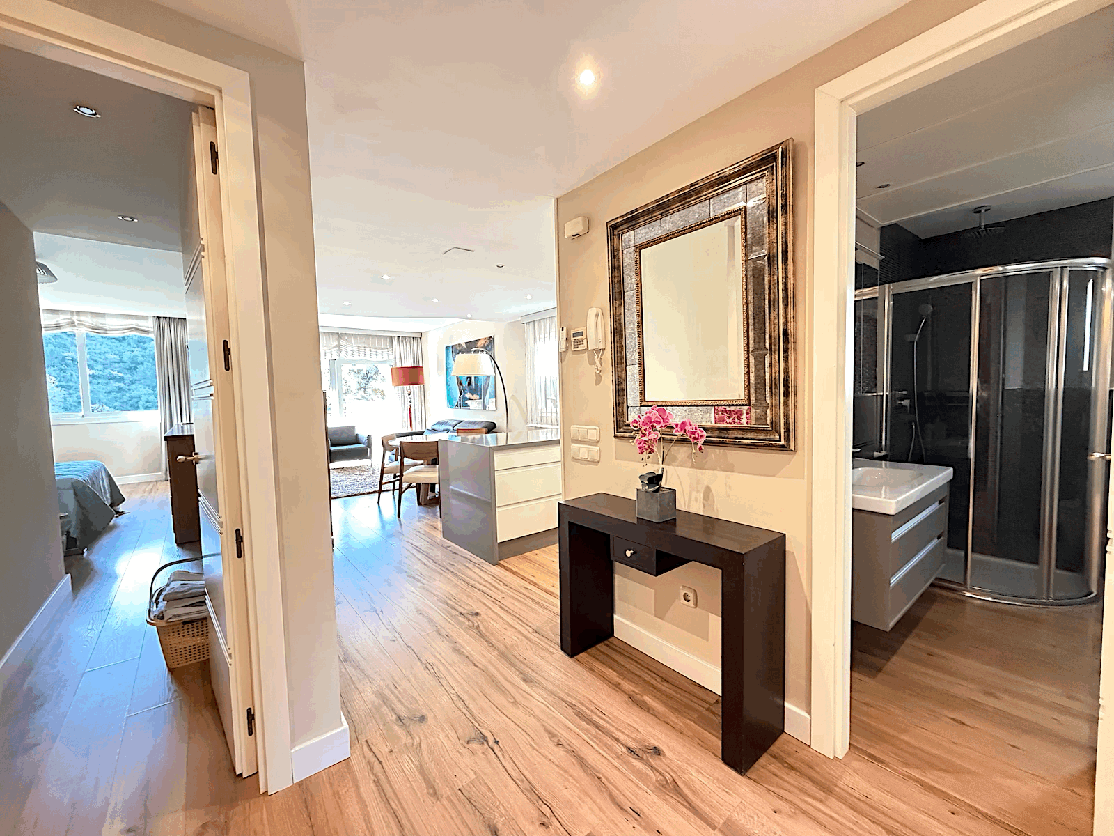 Beautiful apartment in Rio Real Long term rentals Available Now!