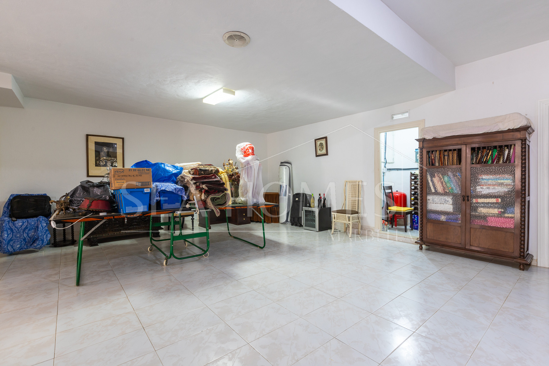 Villa with sea views in Seghers, Estepona