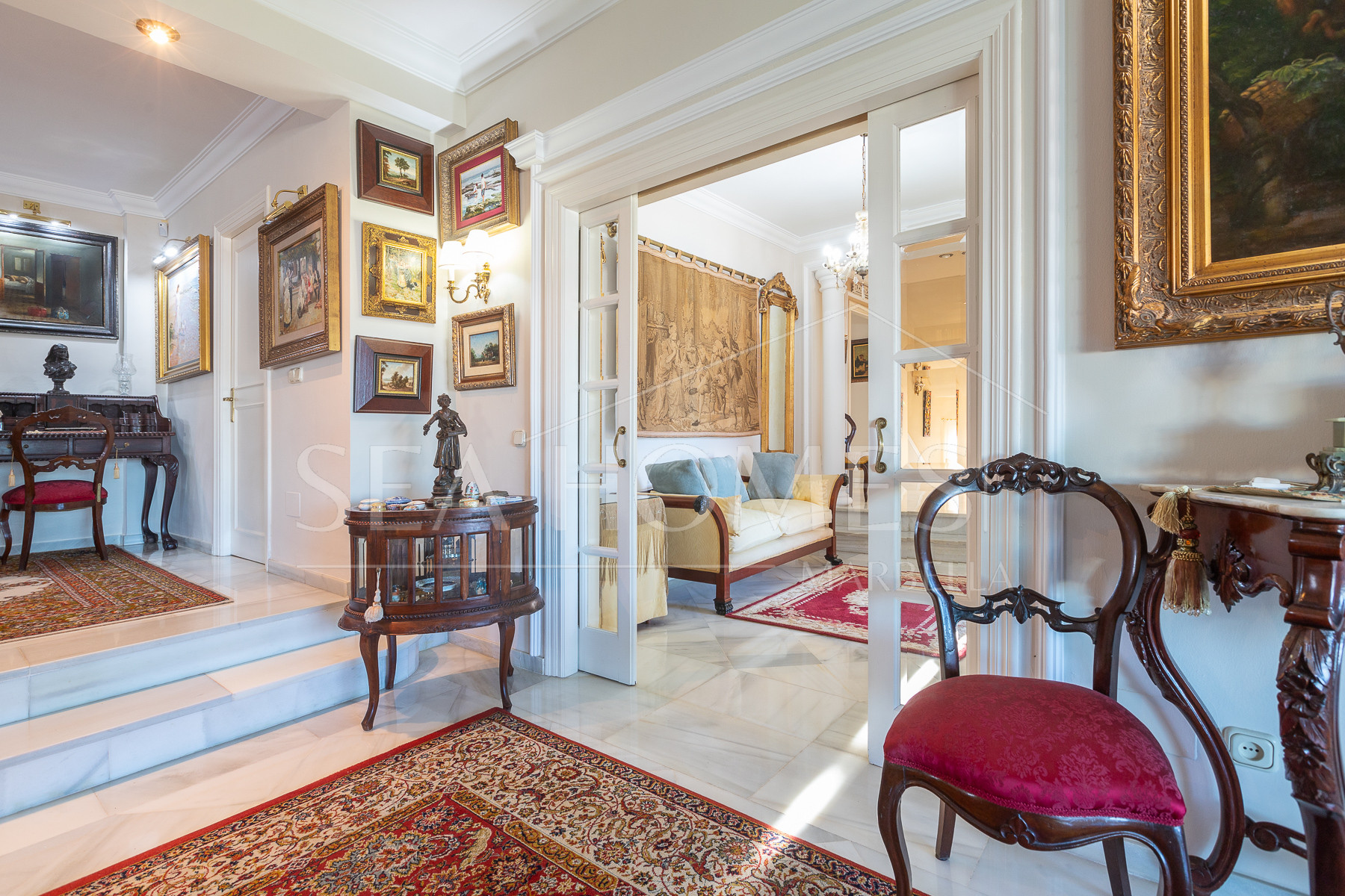 Villa with sea views in Seghers, Estepona