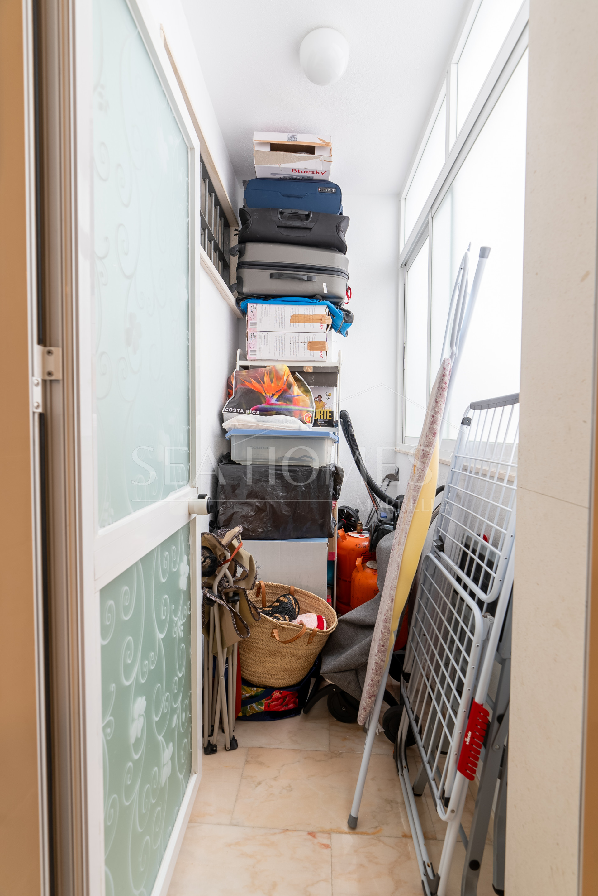 Apartment with sea views on Avenida España, Estepona