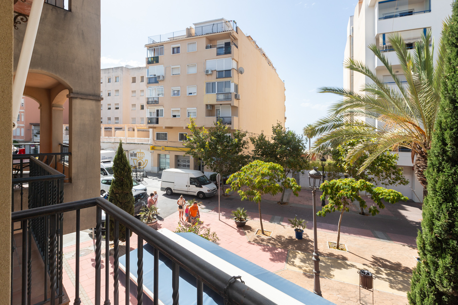 Apartment on the 2nd line of the beach
