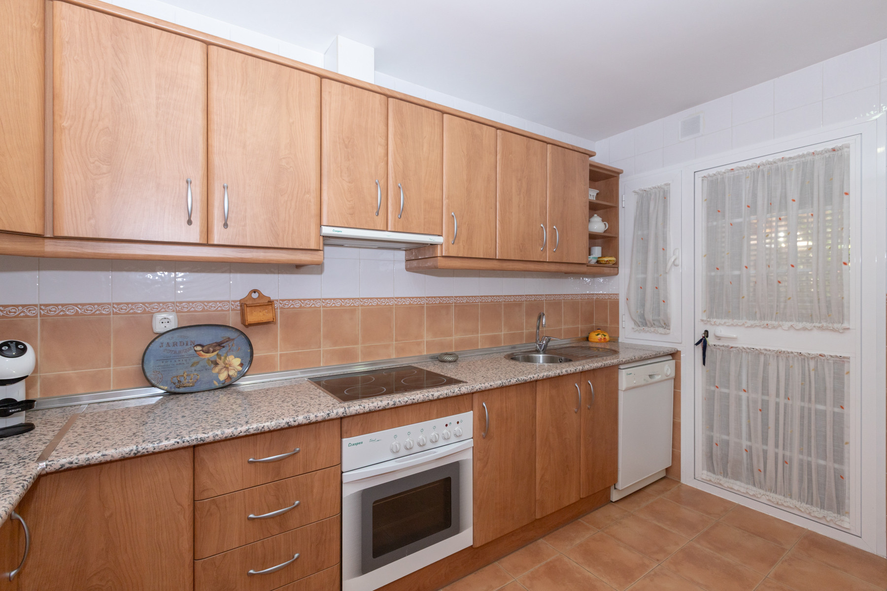 Apartment on the 2nd line of the beach