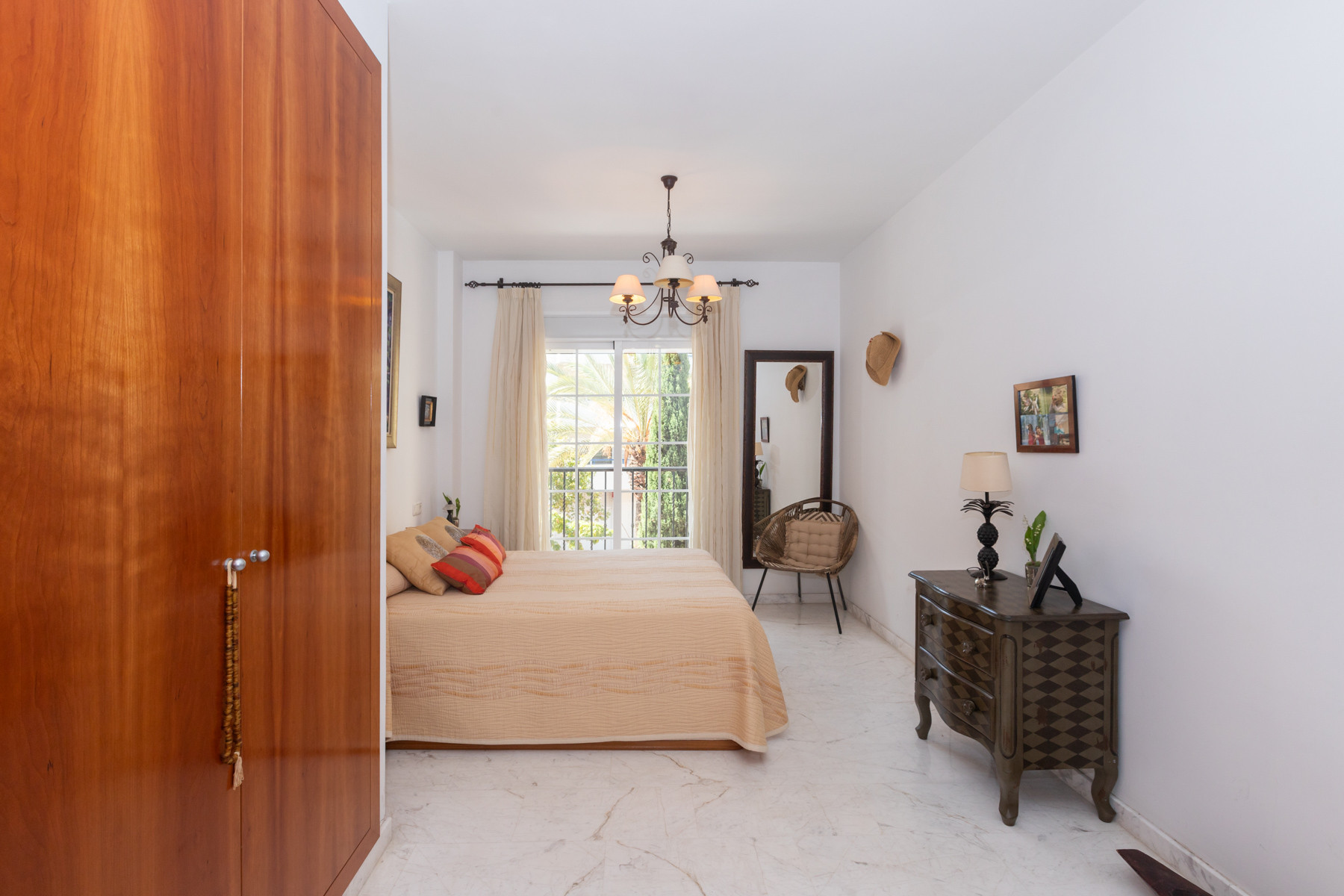 Apartment on the 2nd line of the beach