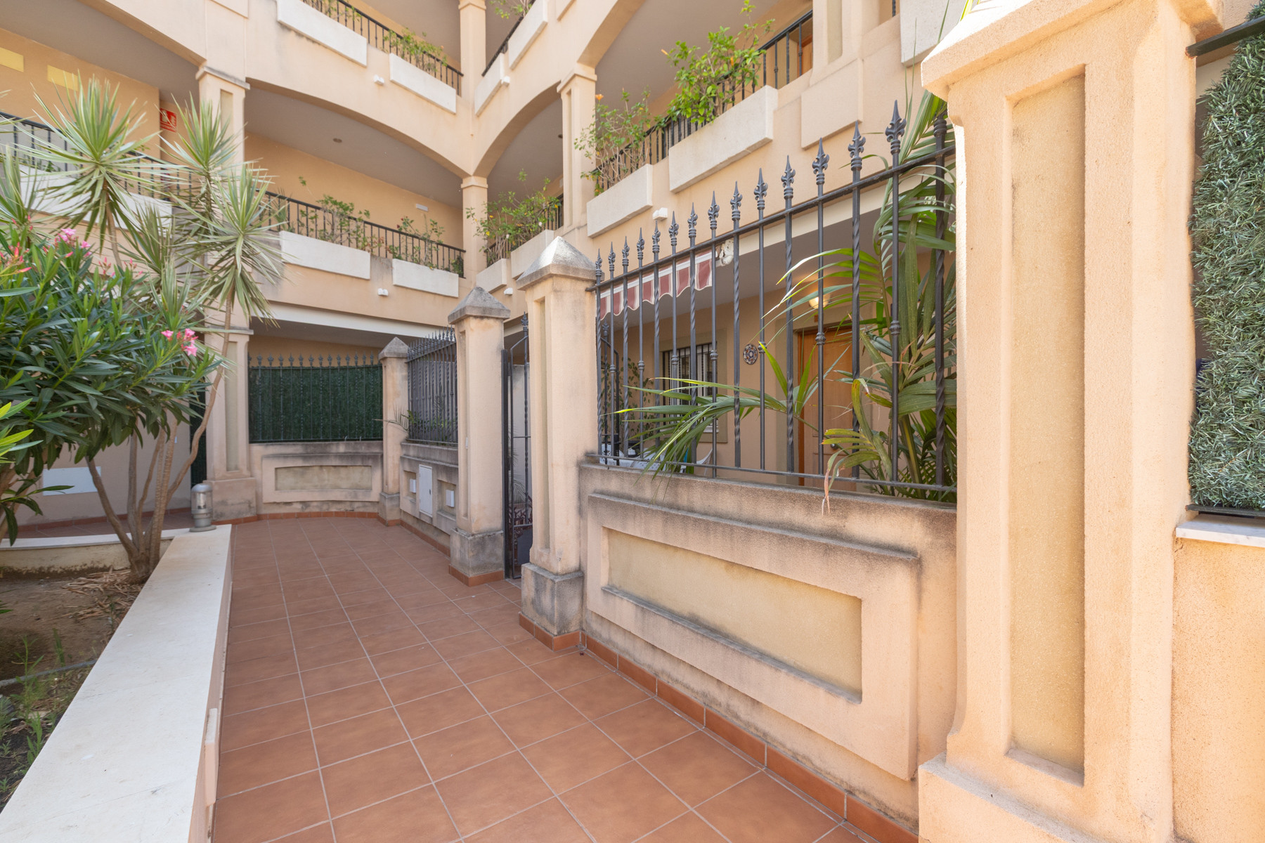 Apartment on the 2nd line of the beach