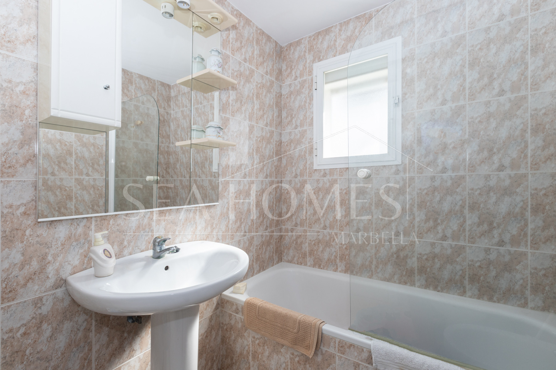 Townhouse in Urb. Bello Horizonte, Estepona