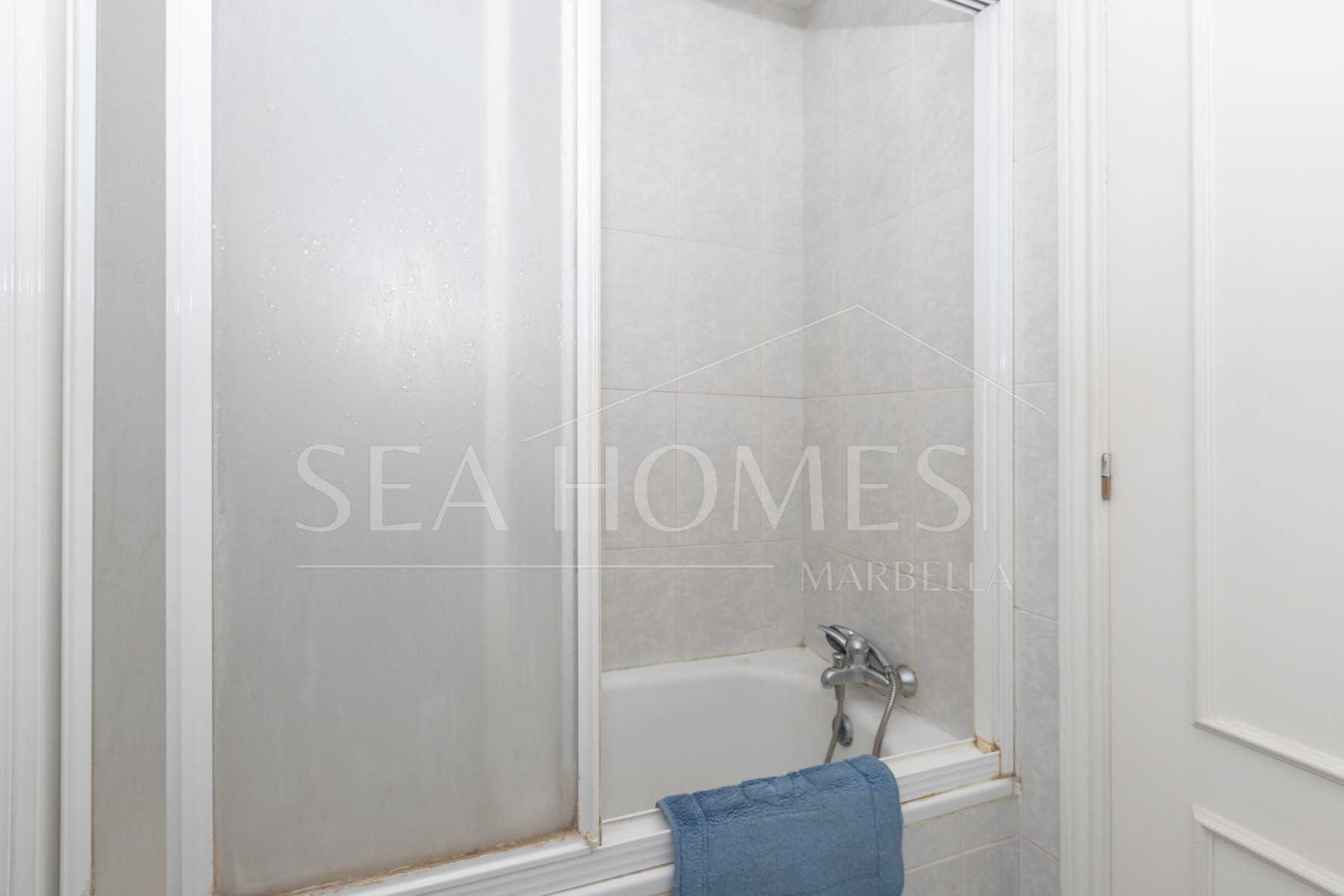 Townhouse in Urb. Bello Horizonte, Estepona