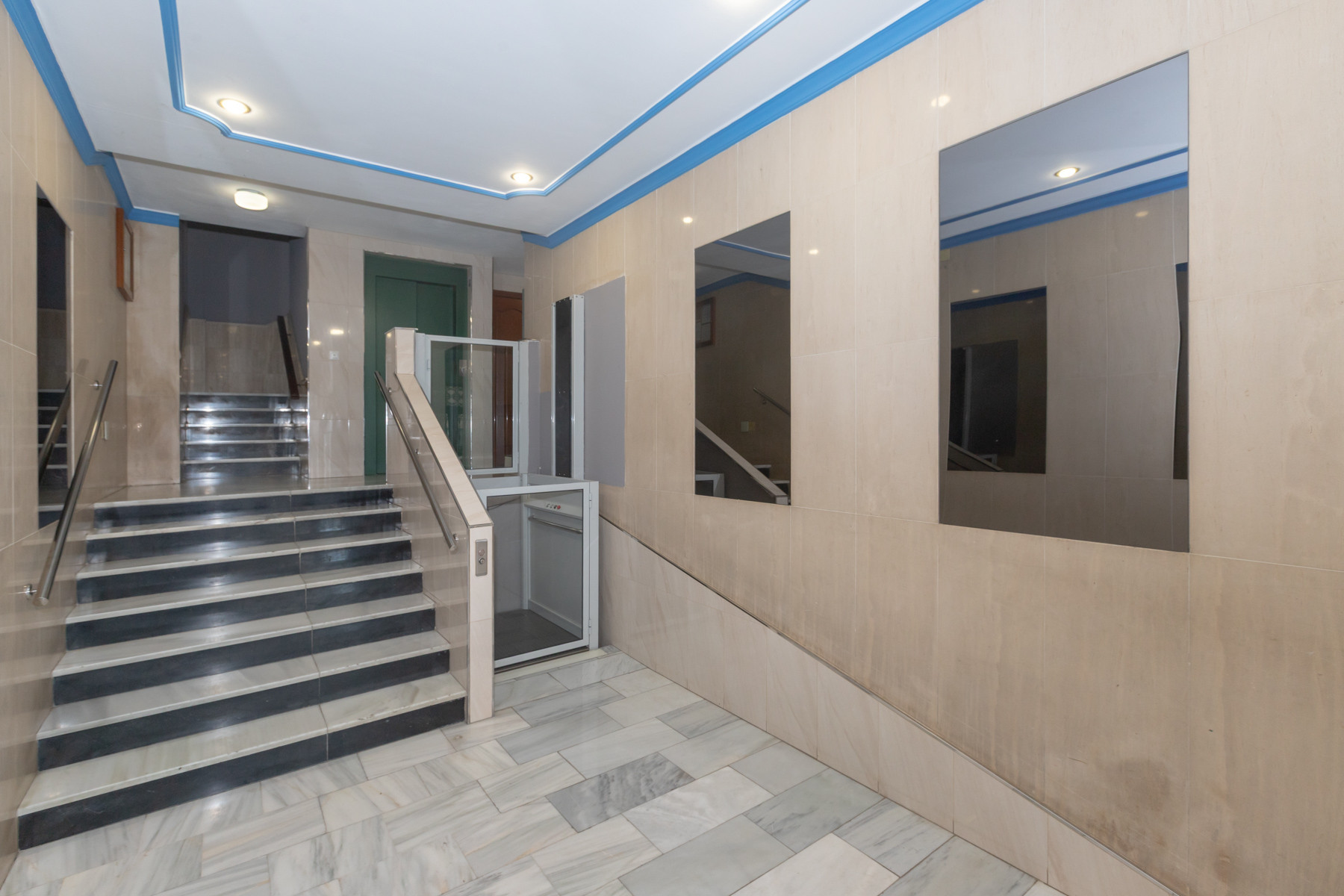Bright, south-facing 90 m² exterior apartment in Fuengirola — photo 12