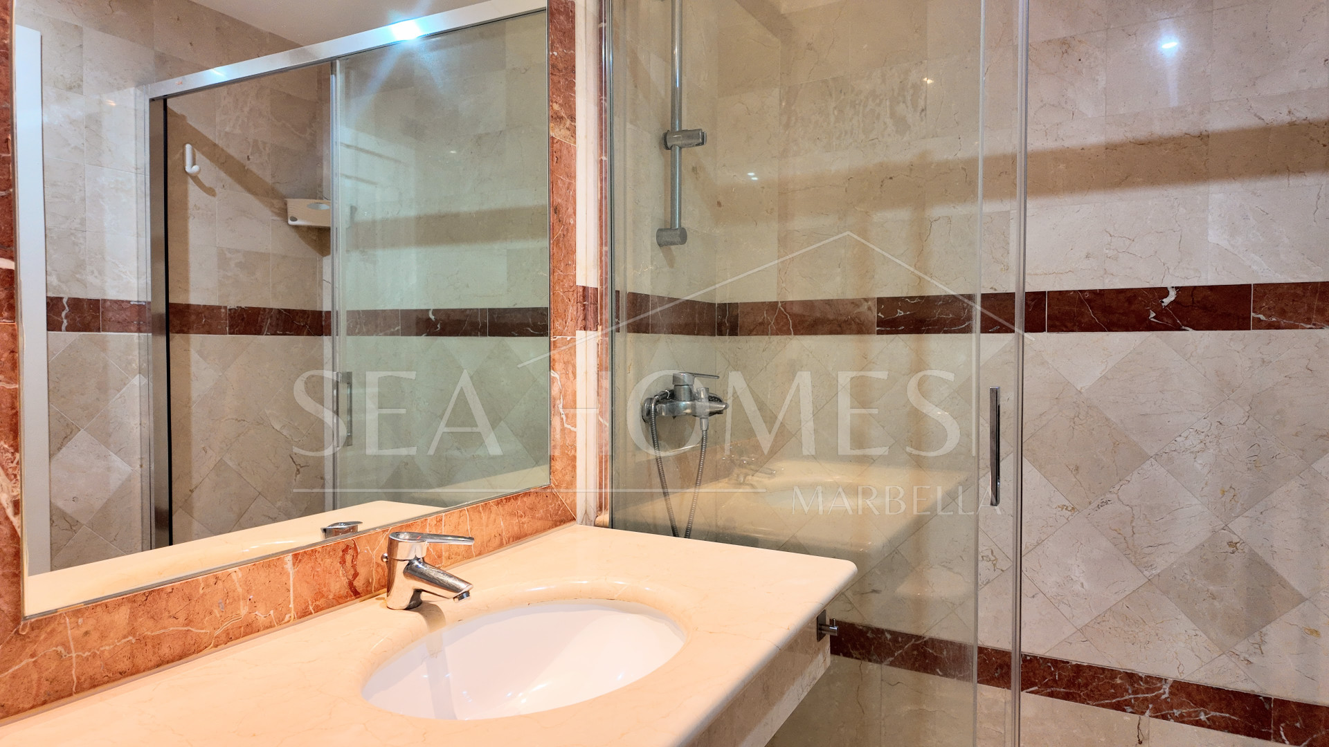 Charming 3-Bedroom Apartment in a Peaceful Gated Community in Nagüeles
