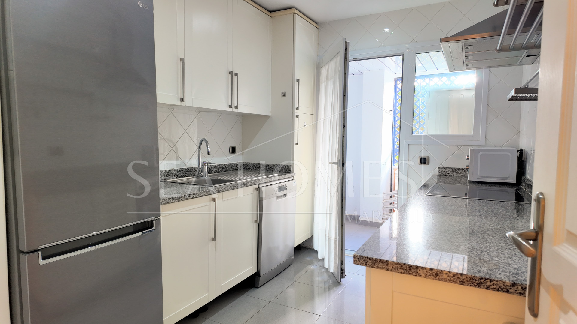 Charming 3-Bedroom Apartment in a Peaceful Gated Community in Nagüeles