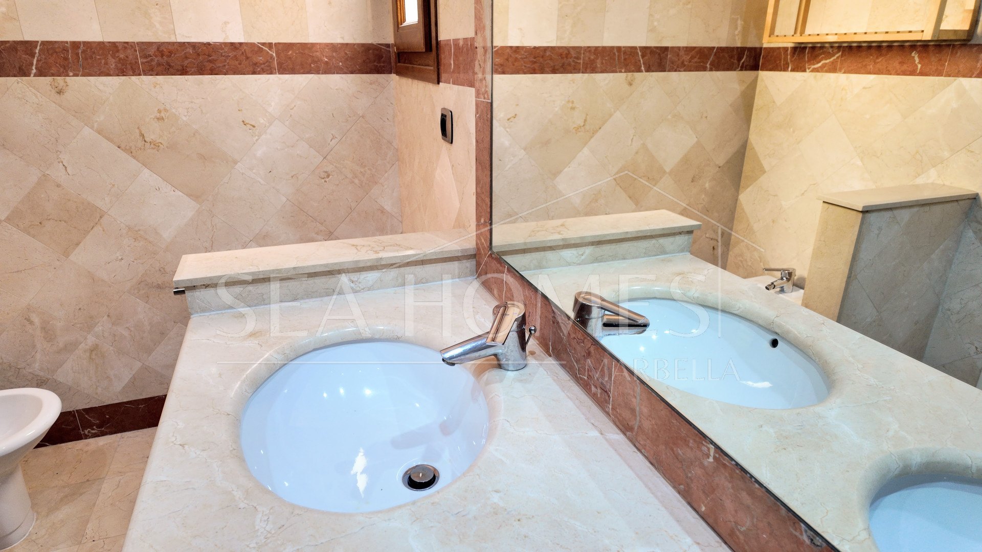 Charming 3-Bedroom Apartment in a Peaceful Gated Community in Nagüeles