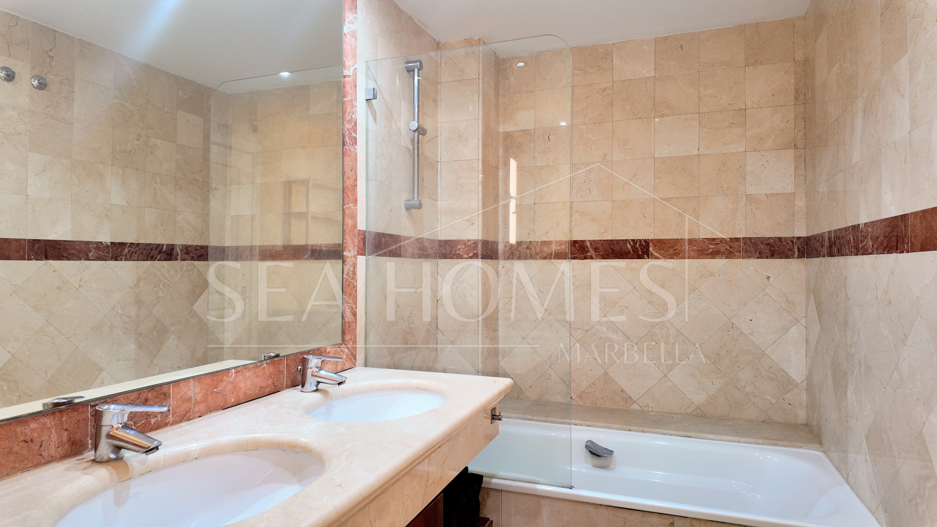Charming 3-Bedroom Apartment in a Peaceful Gated Community in Nagüeles