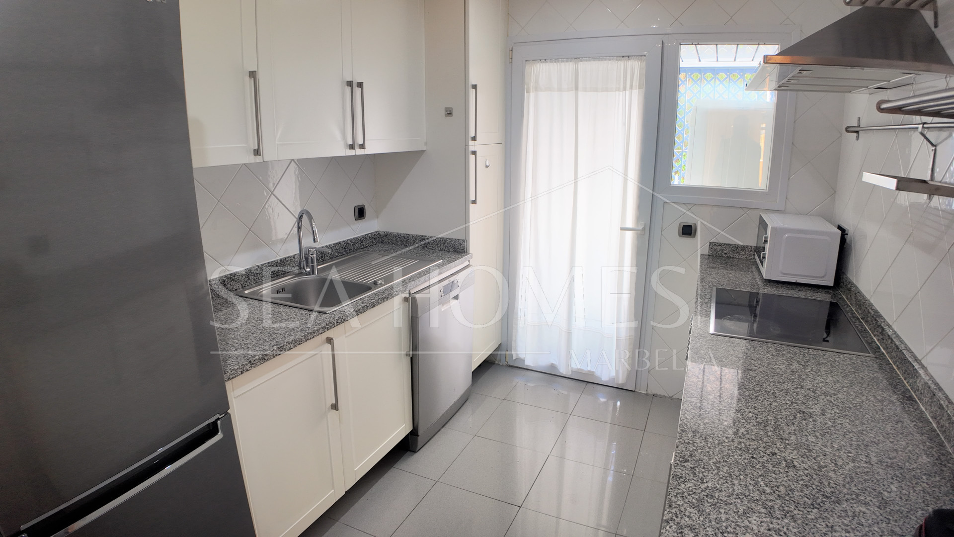 Charming 3-Bedroom Apartment in a Peaceful Gated Community in Nagüeles