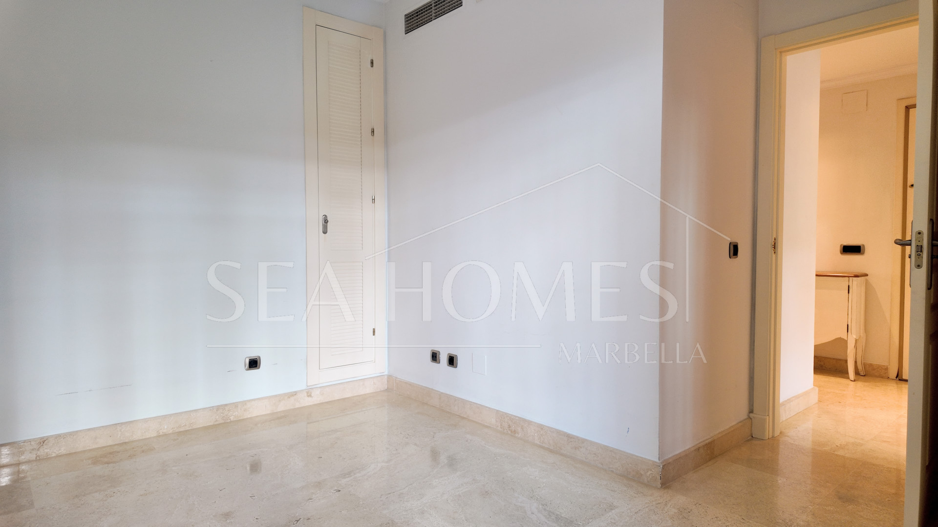 Charming 3-Bedroom Apartment in a Peaceful Gated Community in Nagüeles