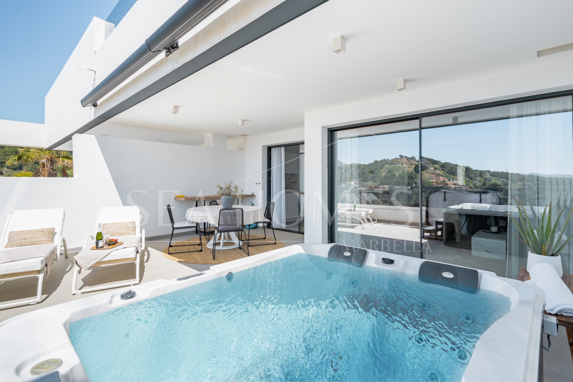 Exclusive Two-Bedroom Apartment in Mirador de Estepona Hills