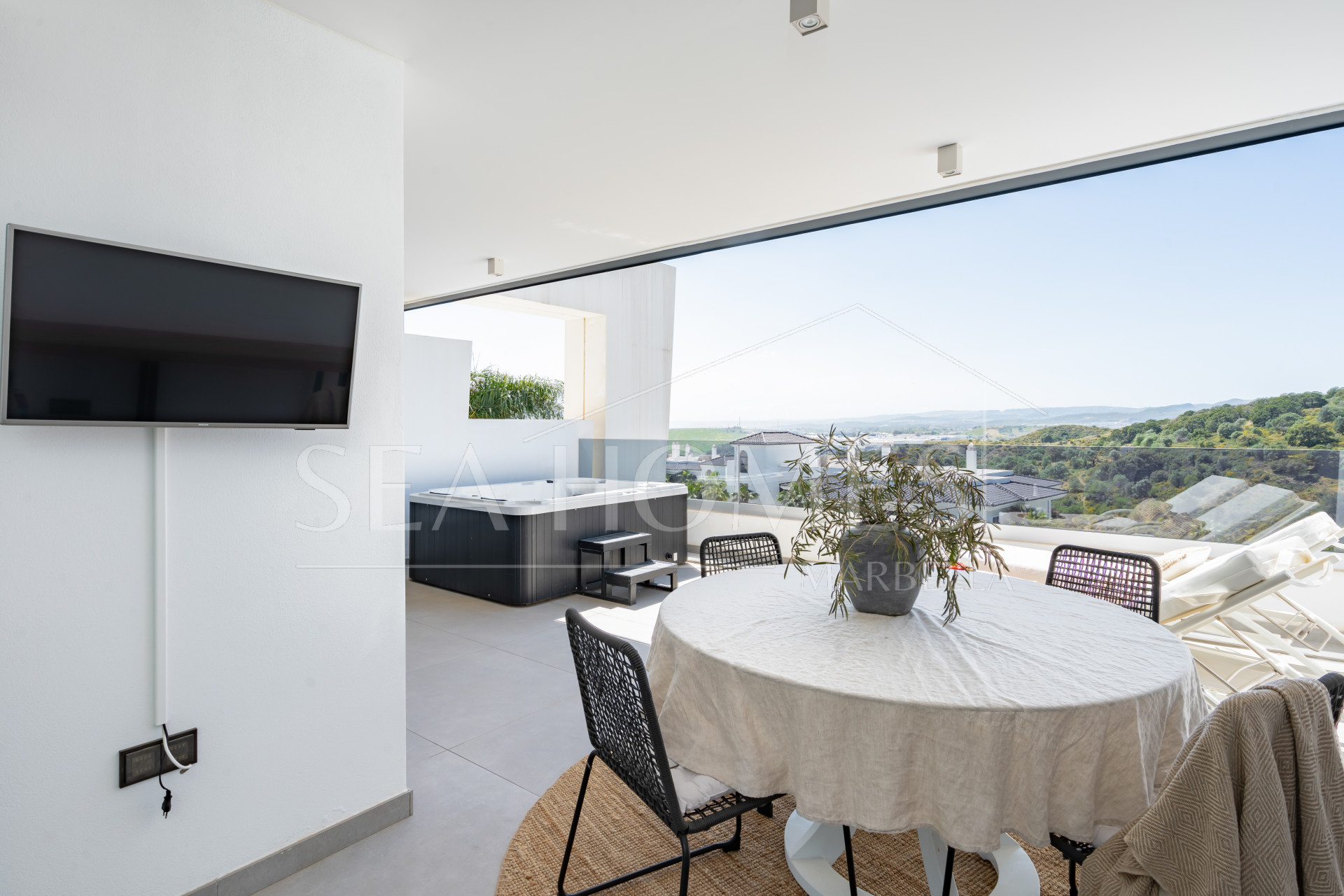 Exclusive Two-Bedroom Apartment in Mirador de Estepona Hills