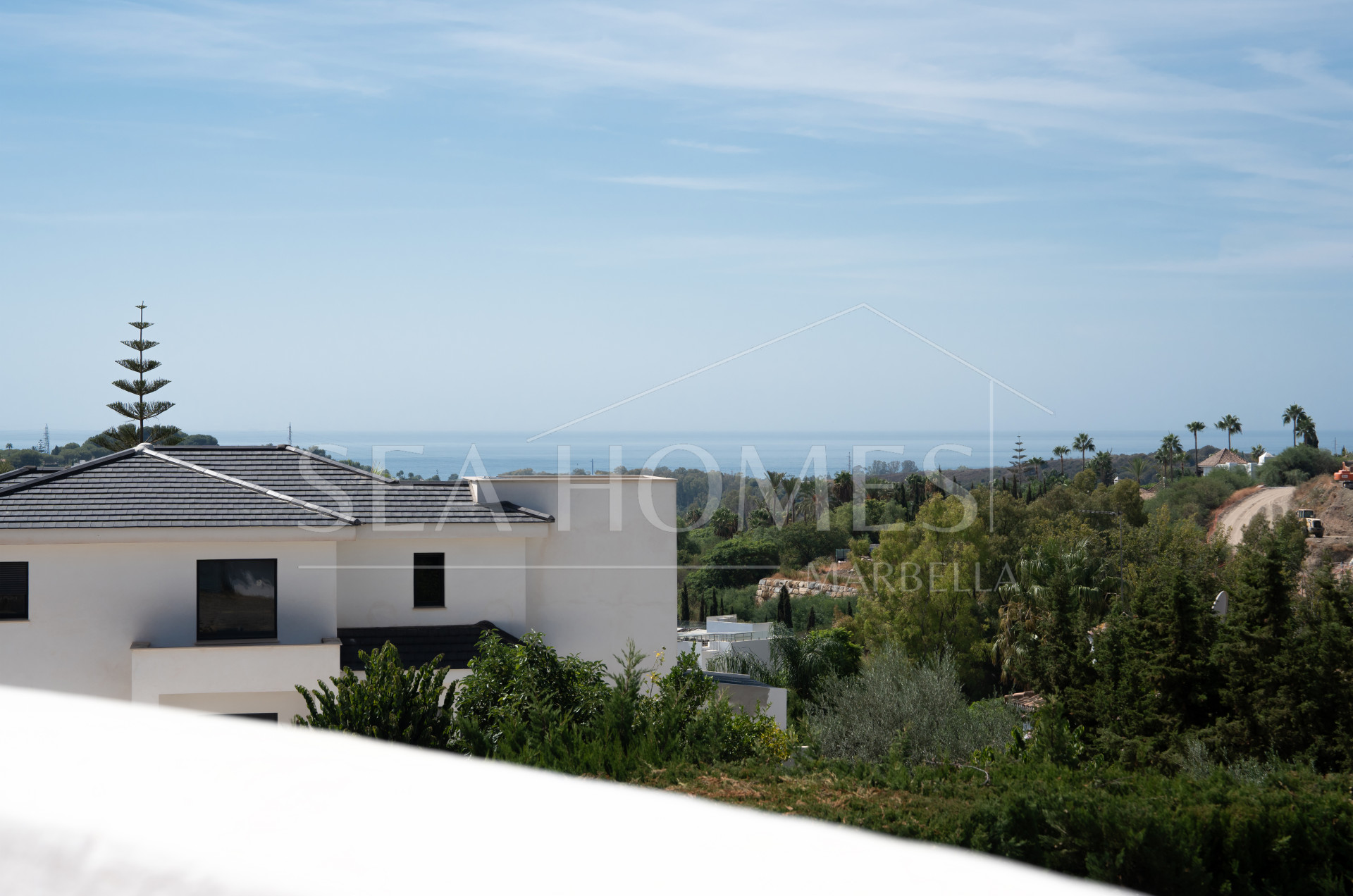 Villa Felisa - Detached Villa in El Paraiso Alto, Benahavis