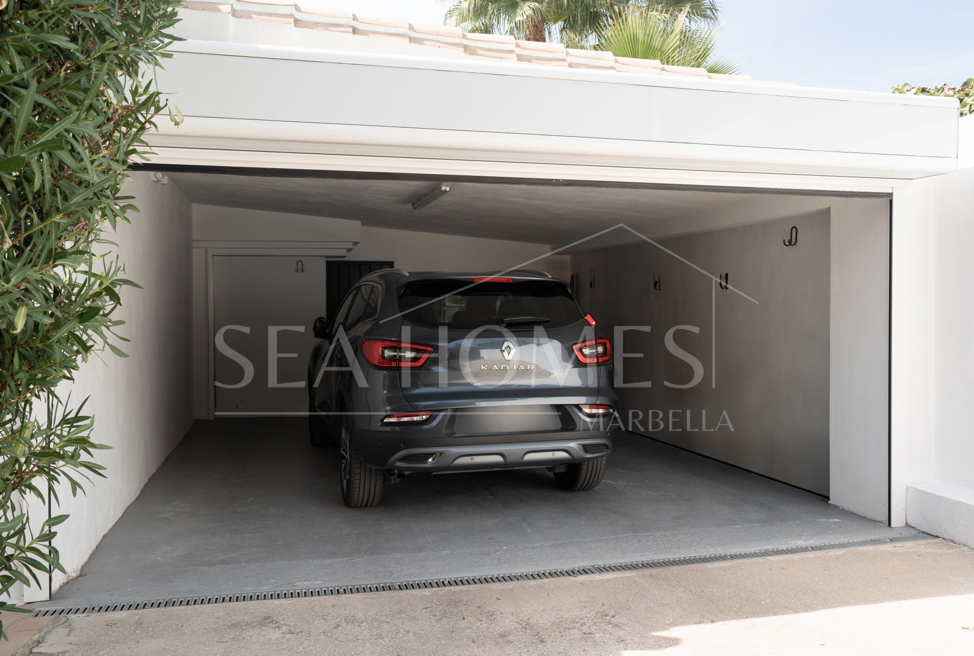 Villa Felisa - Detached Villa in El Paraiso Alto, Benahavis