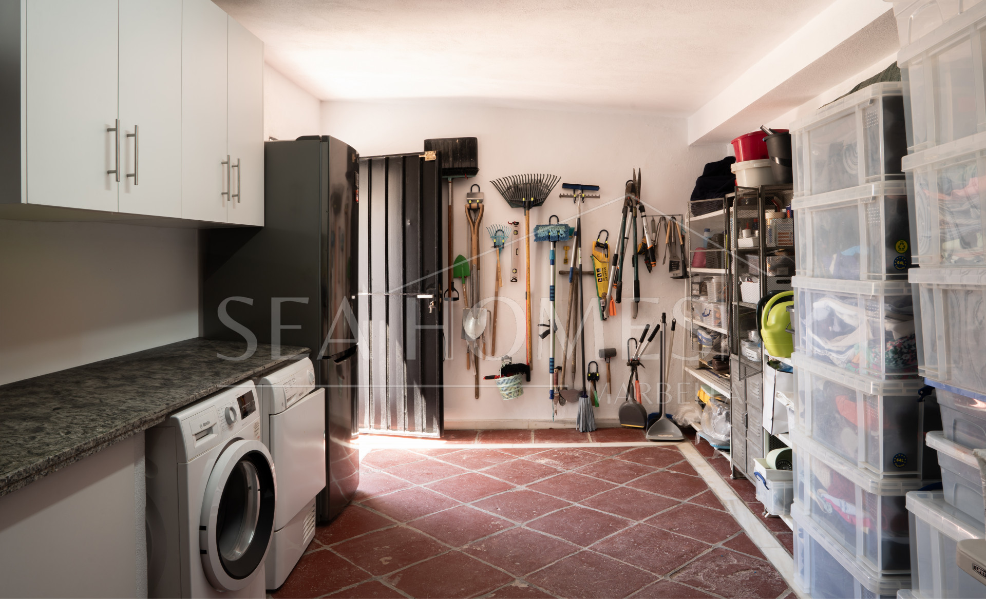 Villa Felisa - Detached Villa in El Paraiso Alto, Benahavis