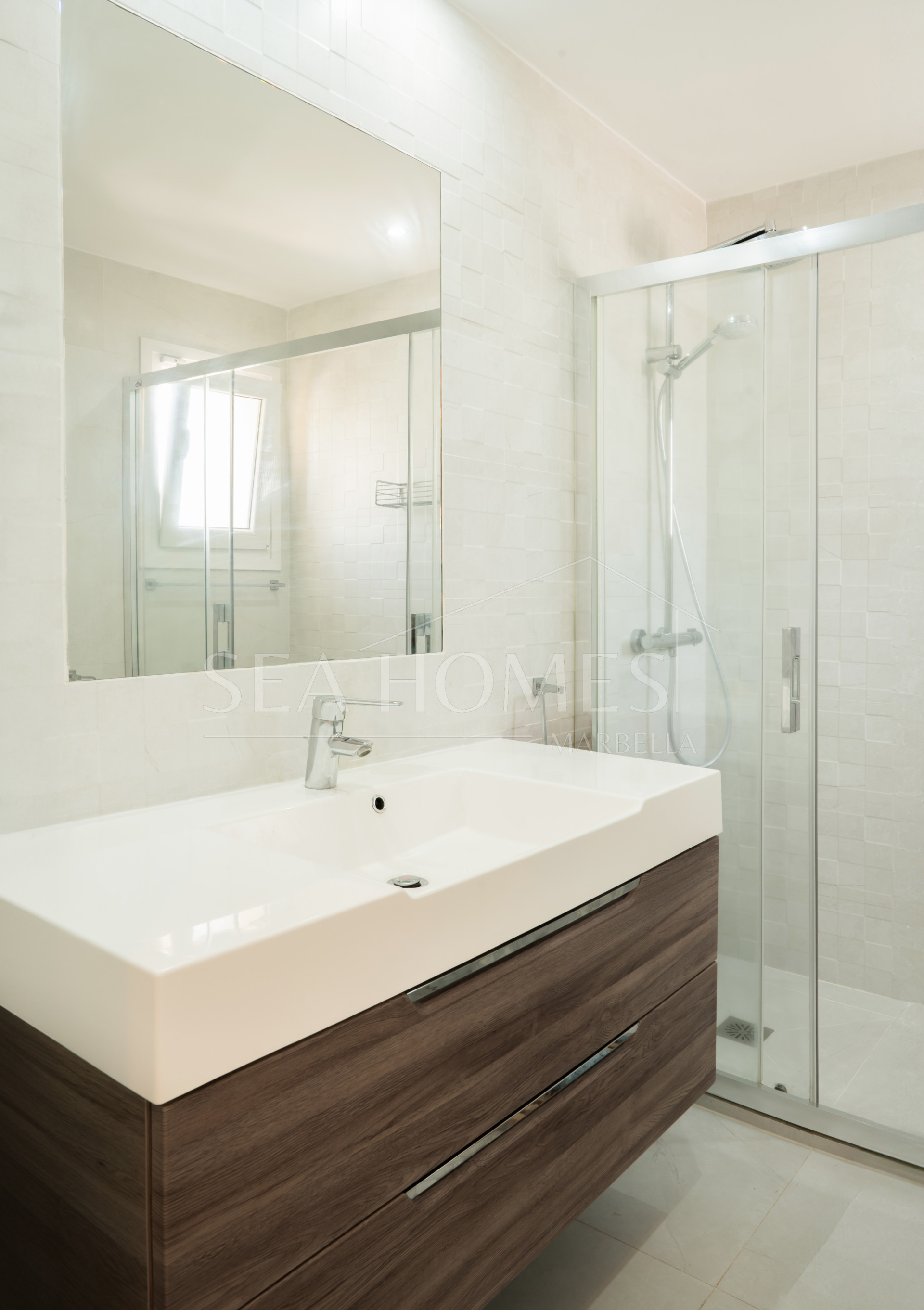 Villa Felisa - Detached Villa in El Paraiso Alto, Benahavis