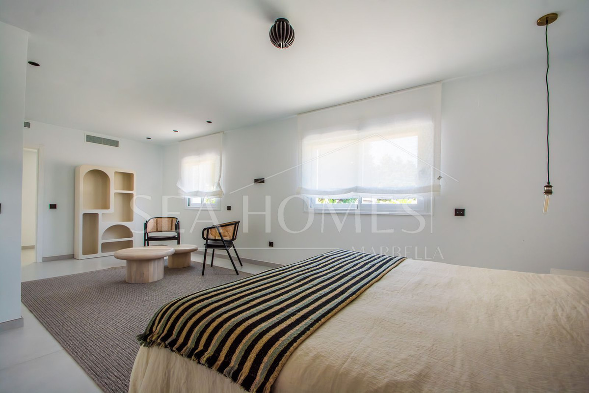 La Mairena Stunning Large Villa