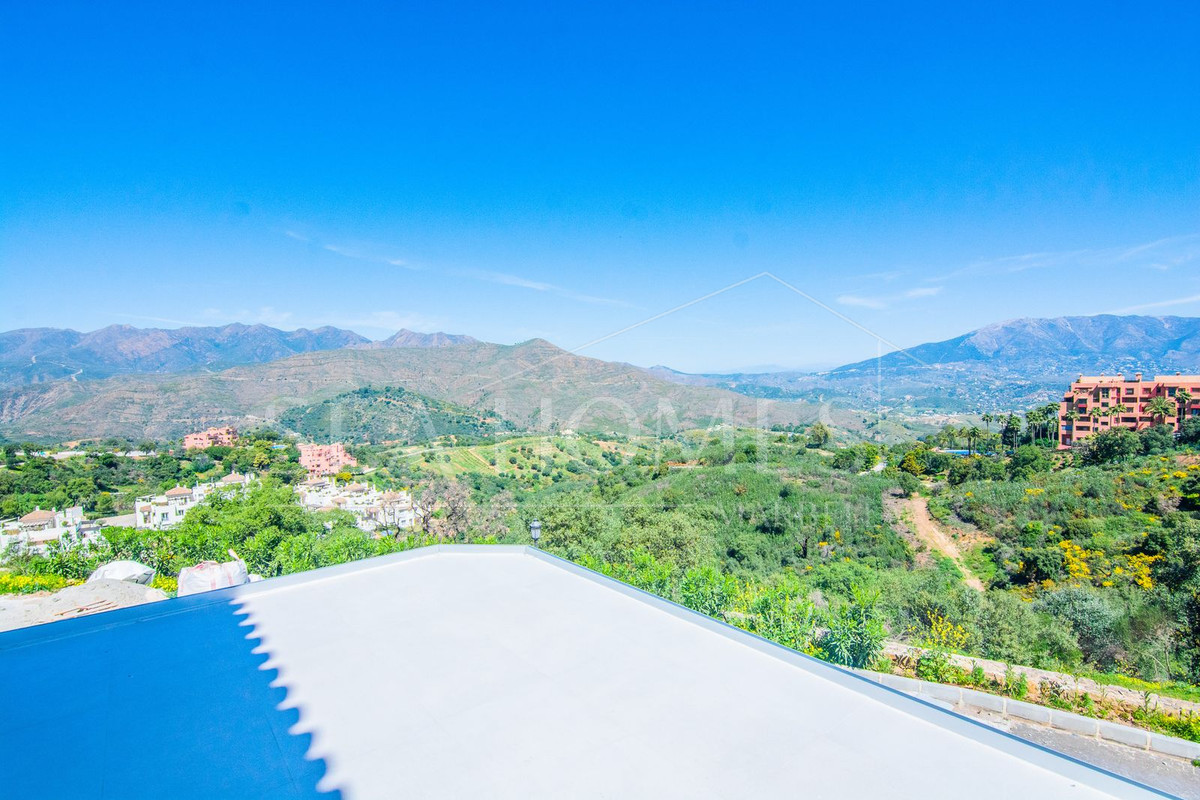 La Mairena Stunning Large Villa