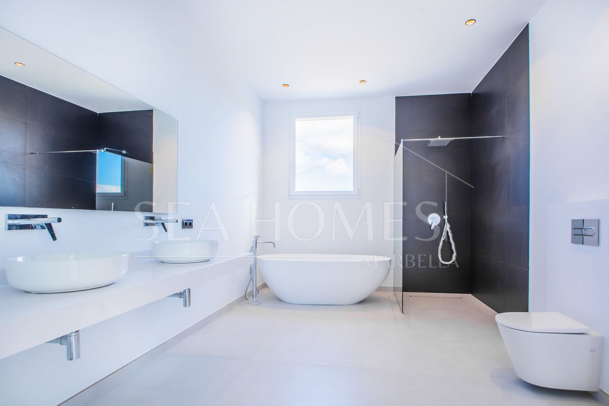 La Mairena Stunning Large Villa