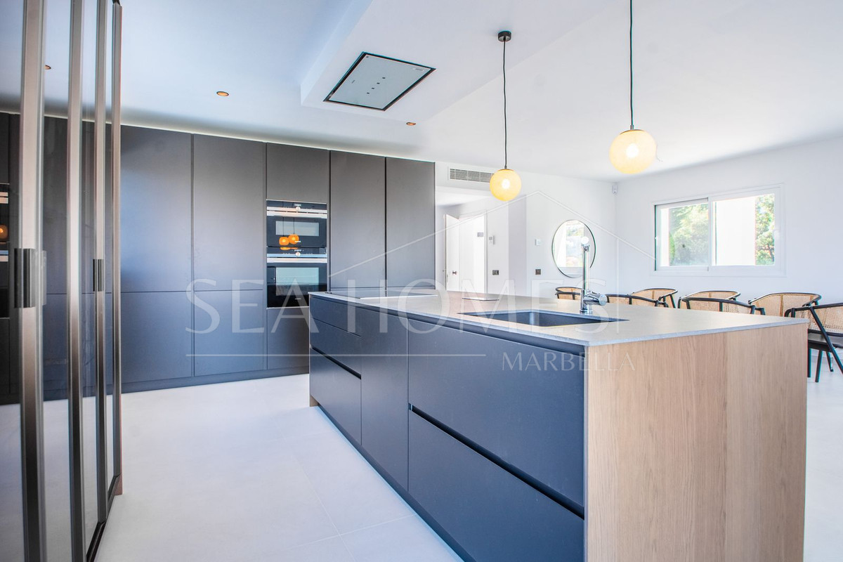 La Mairena Stunning Large Villa