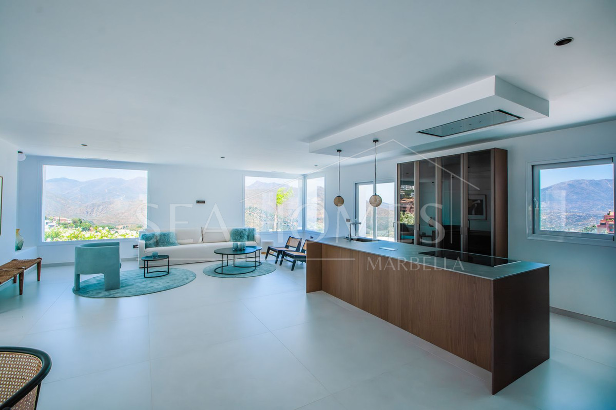 La Mairena Stunning Large Villa