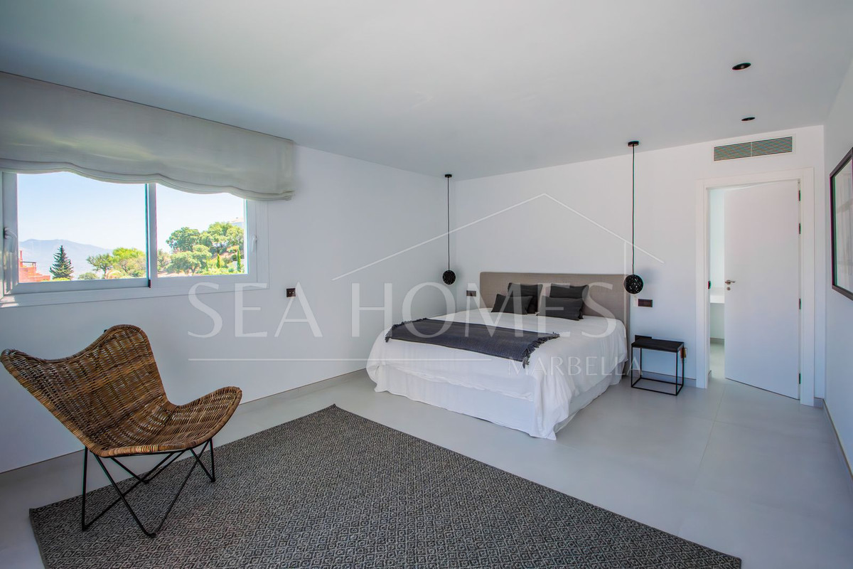 La Mairena Stunning Large Villa