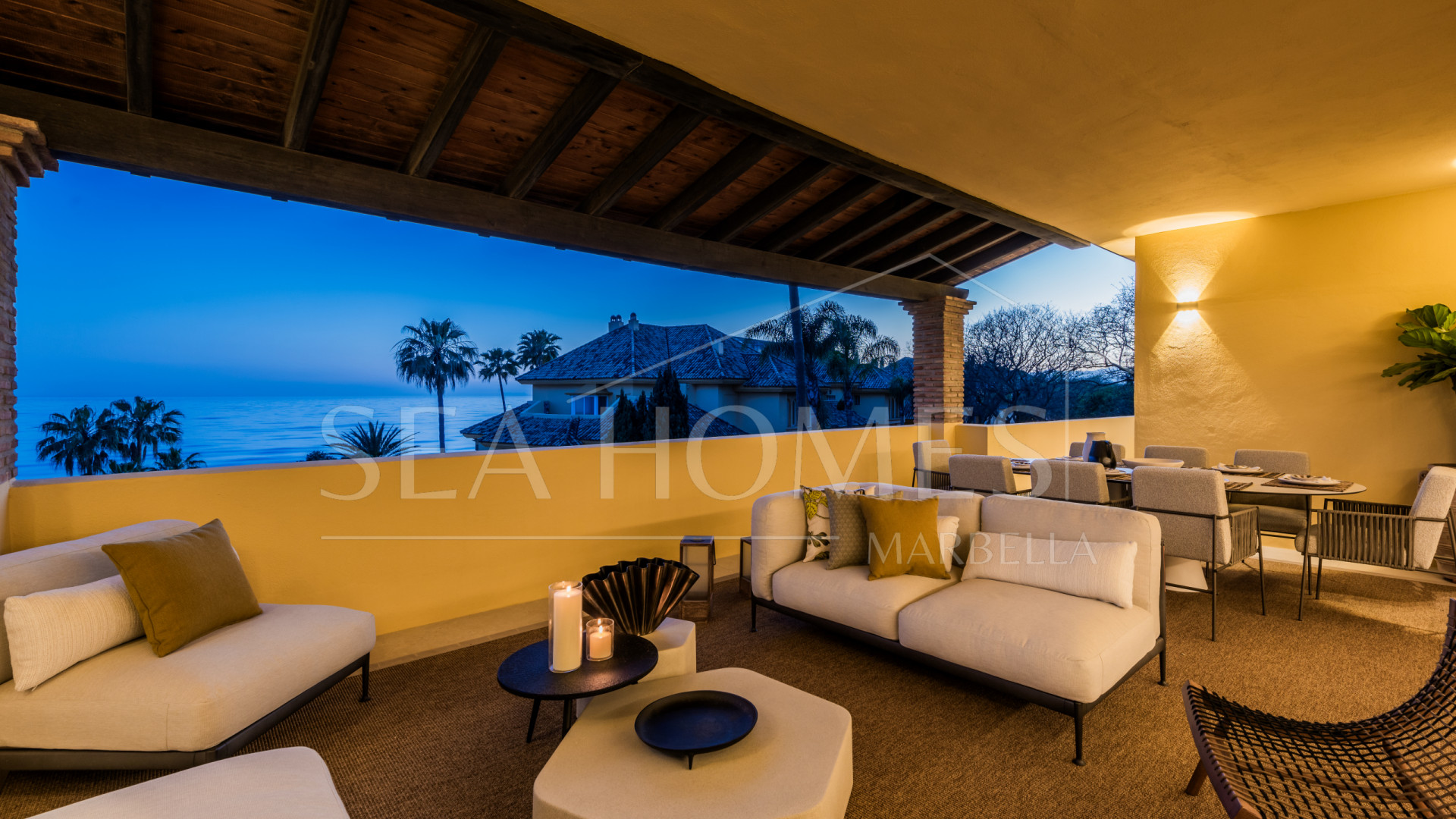 Rio Real Beachfront duplex penthouse