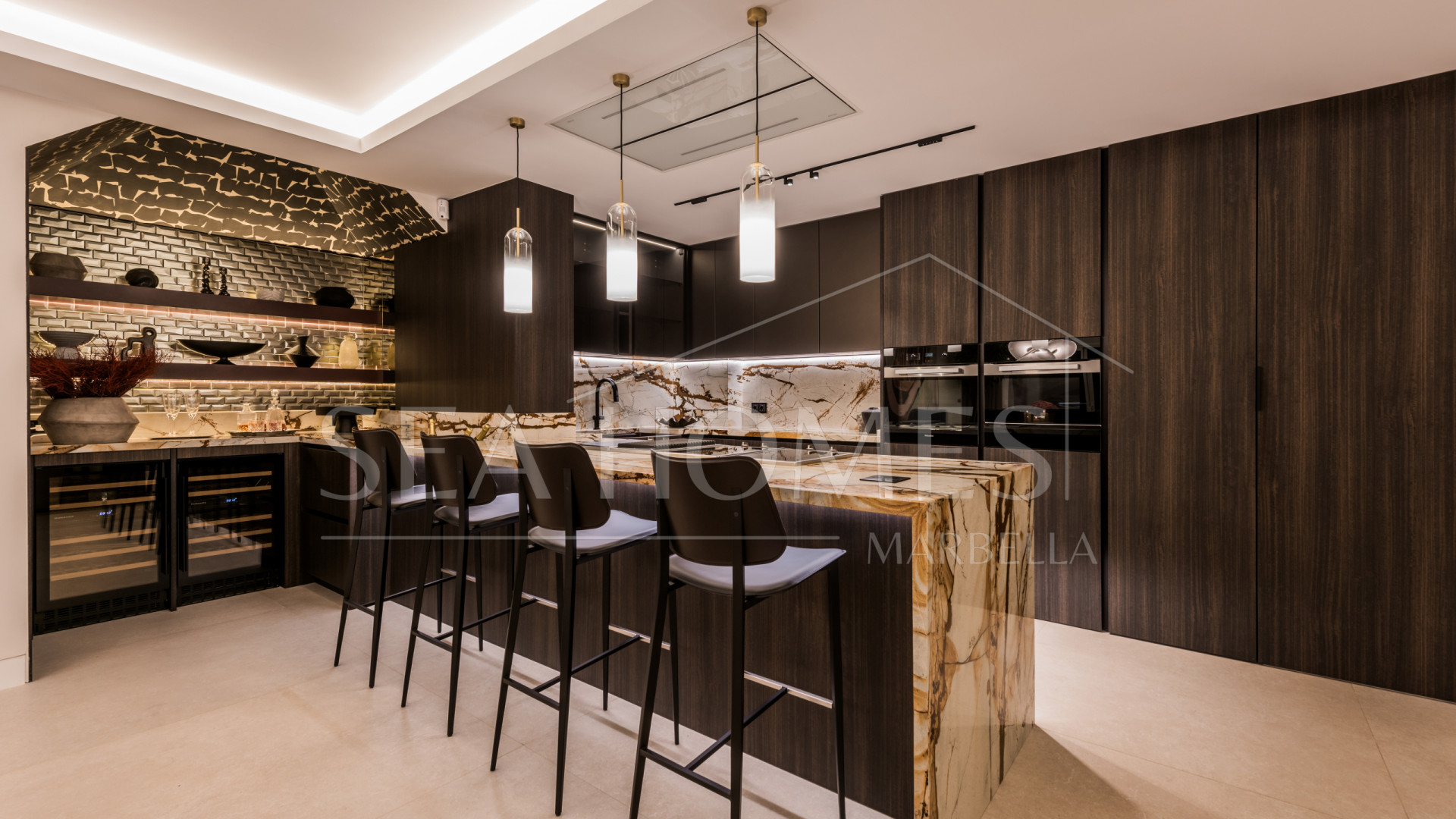 Rio Real Beachfront duplex penthouse