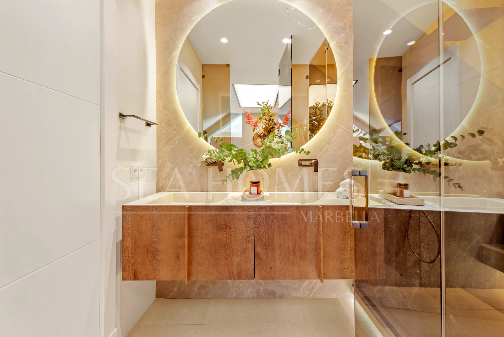 Rio Real Beachfront duplex penthouse