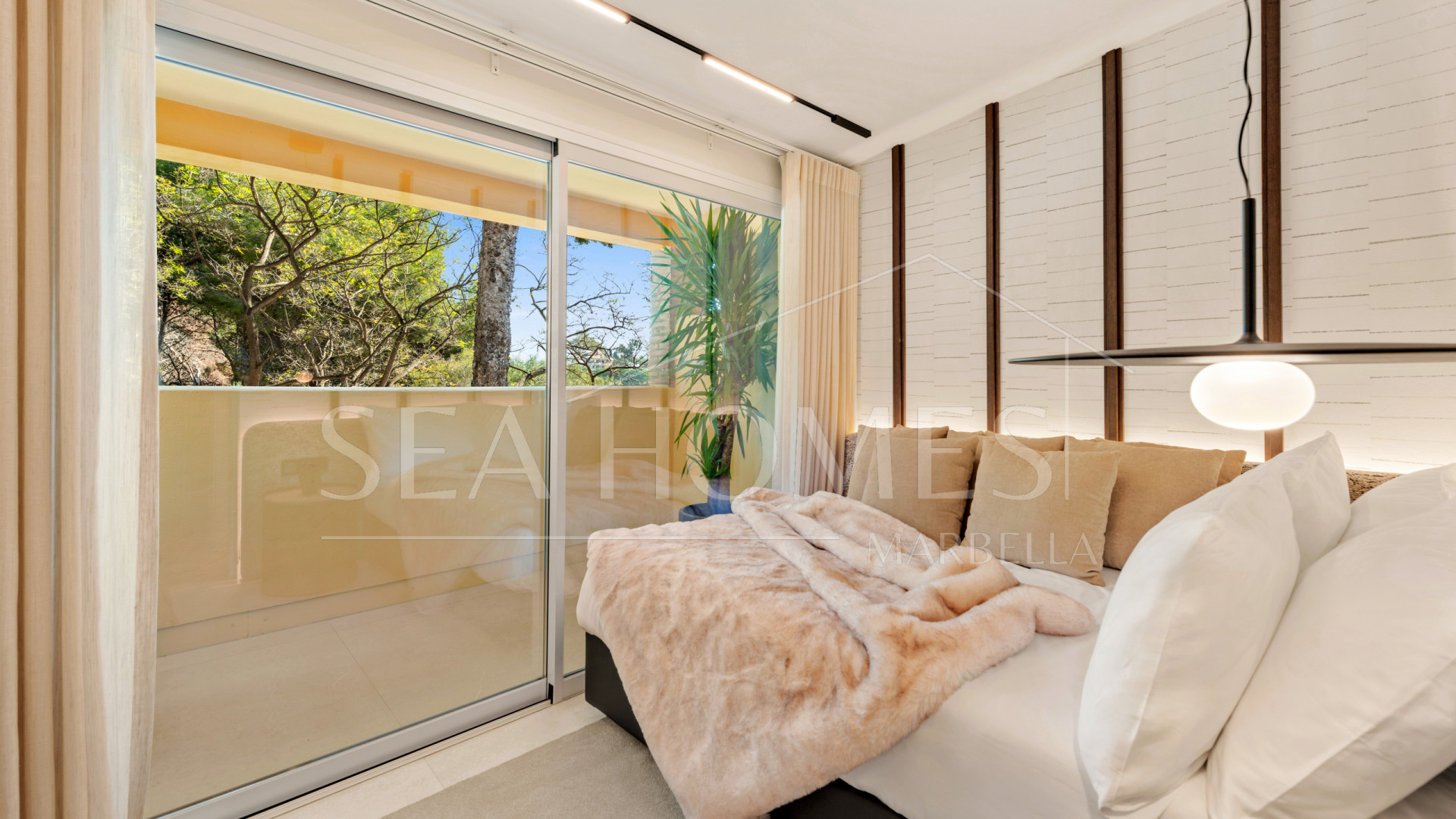 Rio Real Beachfront duplex penthouse