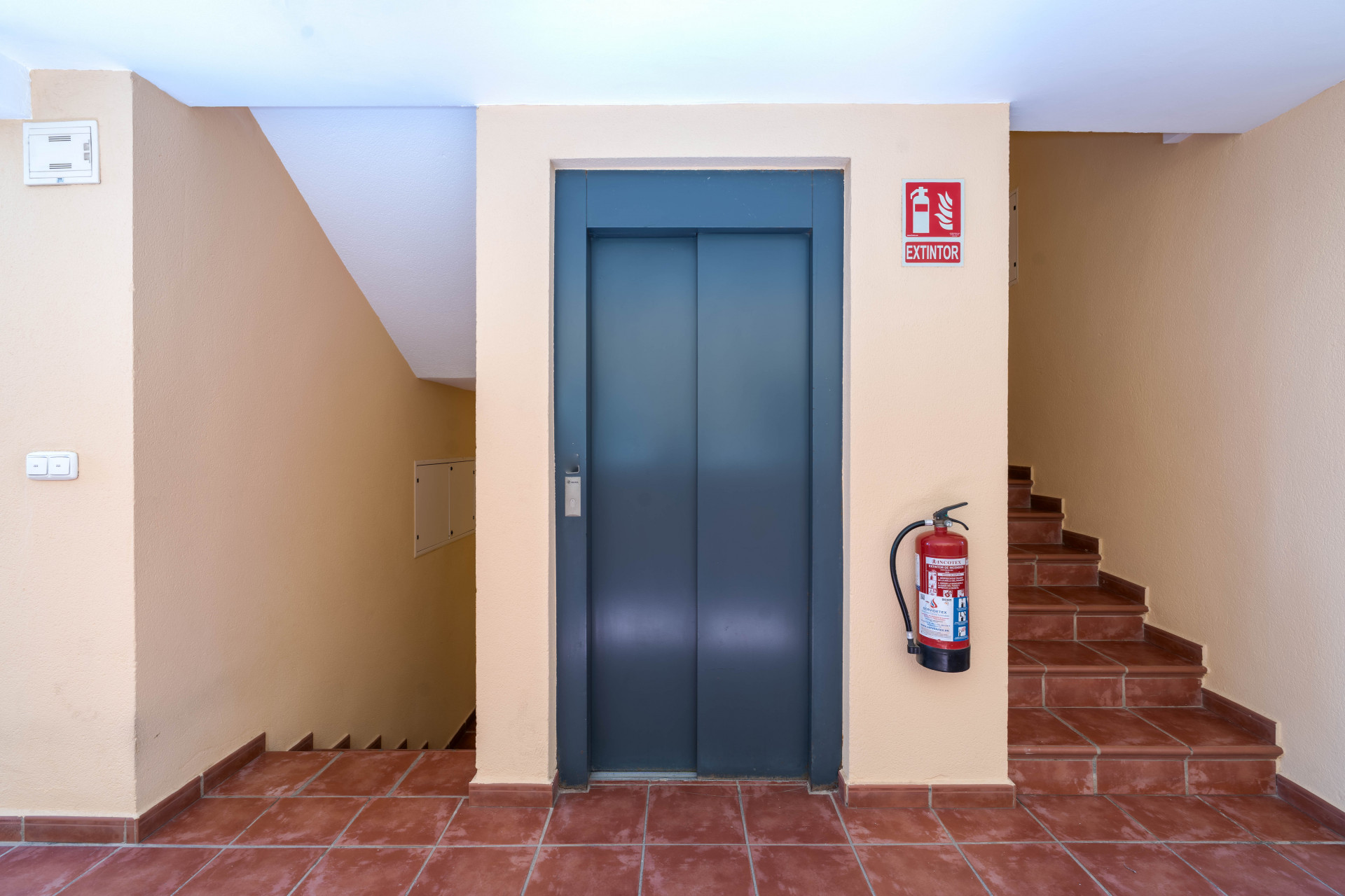 Renovated 2-Bedroom Apartment with Terrace, Parking and Pools in Mijas