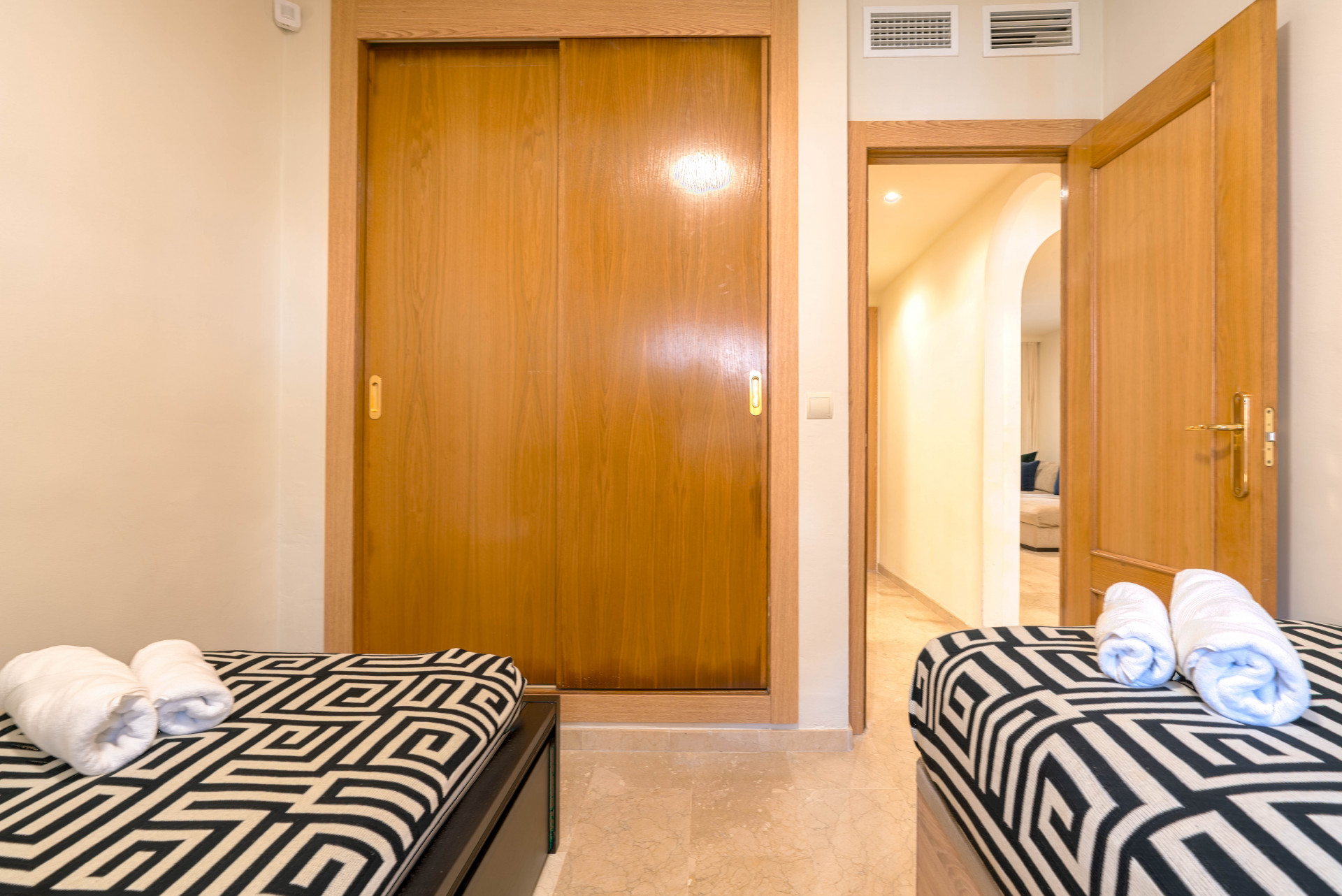 Renovated 2-Bedroom Apartment with Terrace, Parking and Pools in Mijas