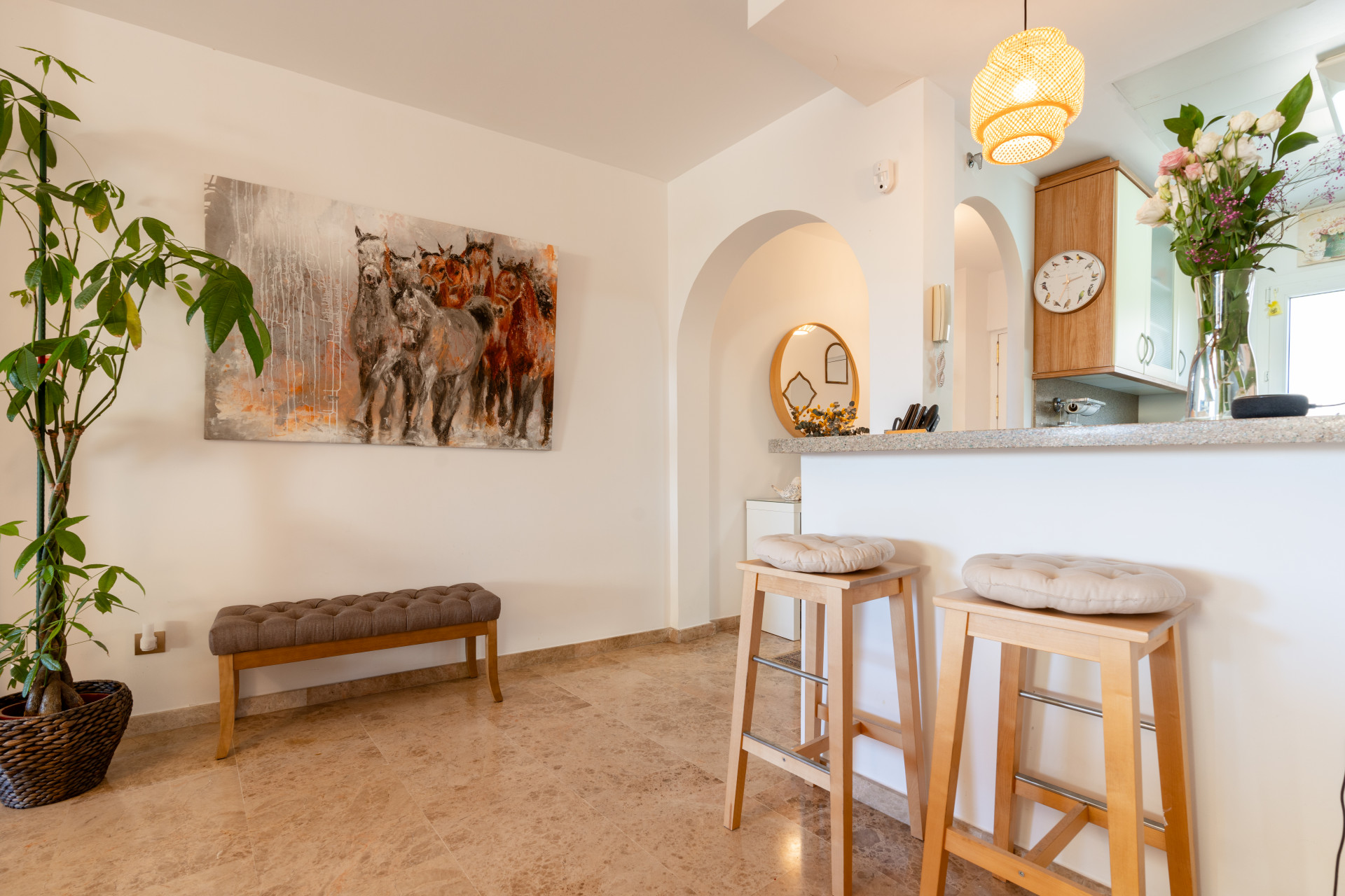 Elegant 2-bedroom apartment in La Cala de Mijas with sea views. Bright living room with open kitchen and breakfast area, sunny terrace with open sea views, master bedroom with en-suite, second bathroom, built-in wardrobes.