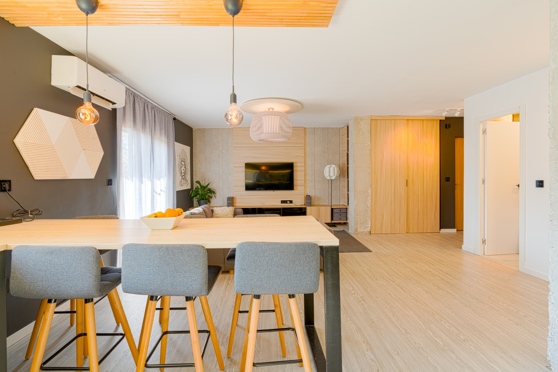 Renovated 120 m² apartment in Las Lagunas, with 4 bedrooms, 2 bathrooms and communal parking.