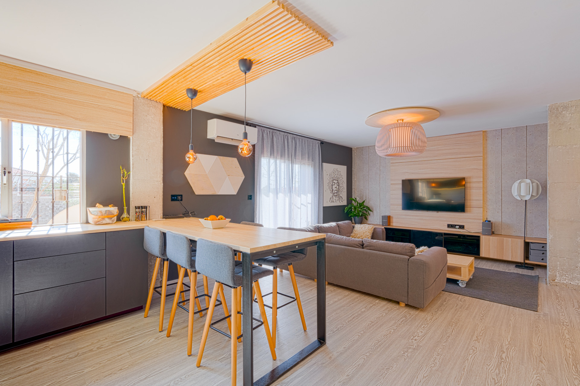 Renovated 120 m² apartment in Las Lagunas, with 4 bedrooms, 2 bathrooms and communal parking.