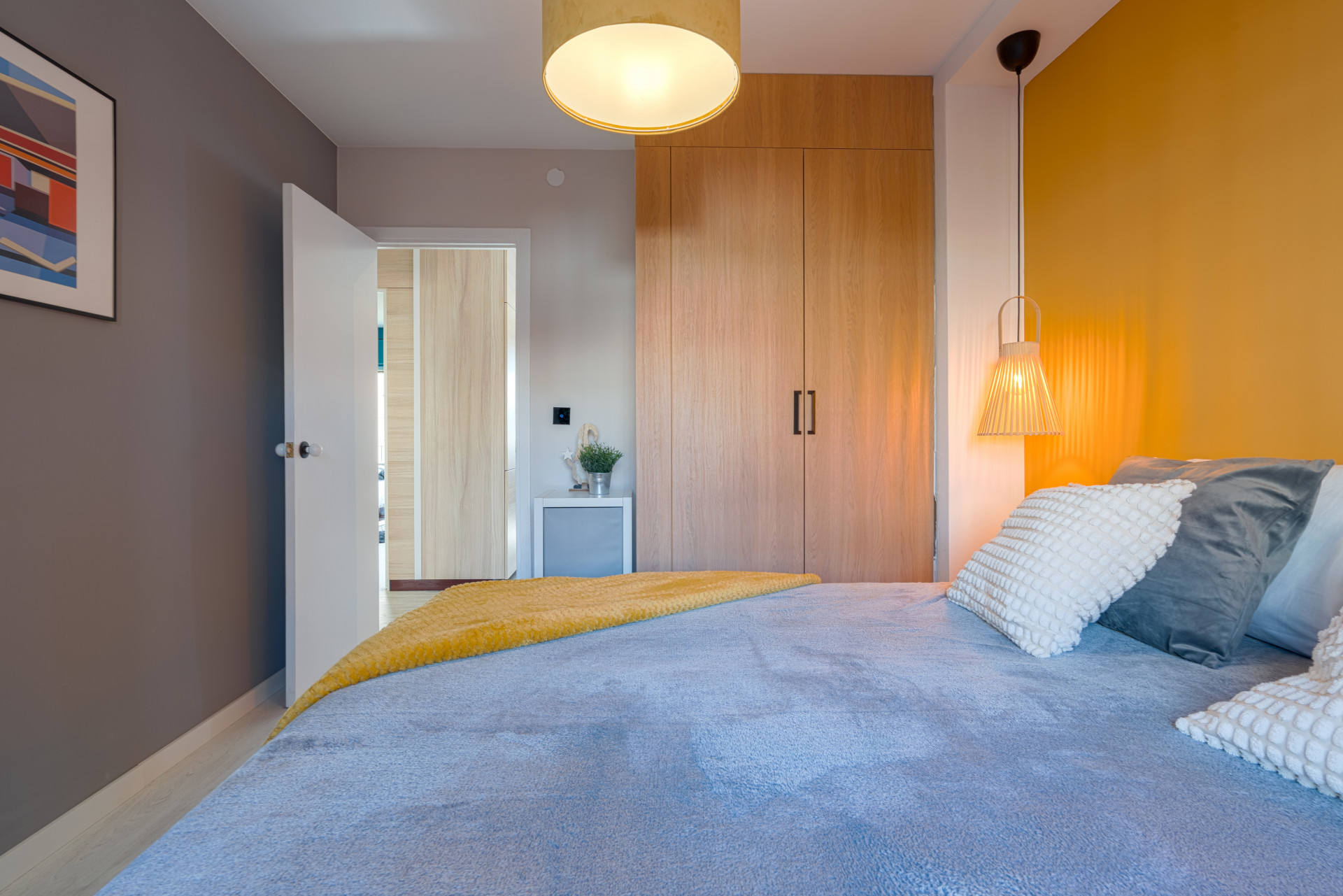 Renovated 120 m² apartment in Las Lagunas, with 4 bedrooms, 2 bathrooms and communal parking.