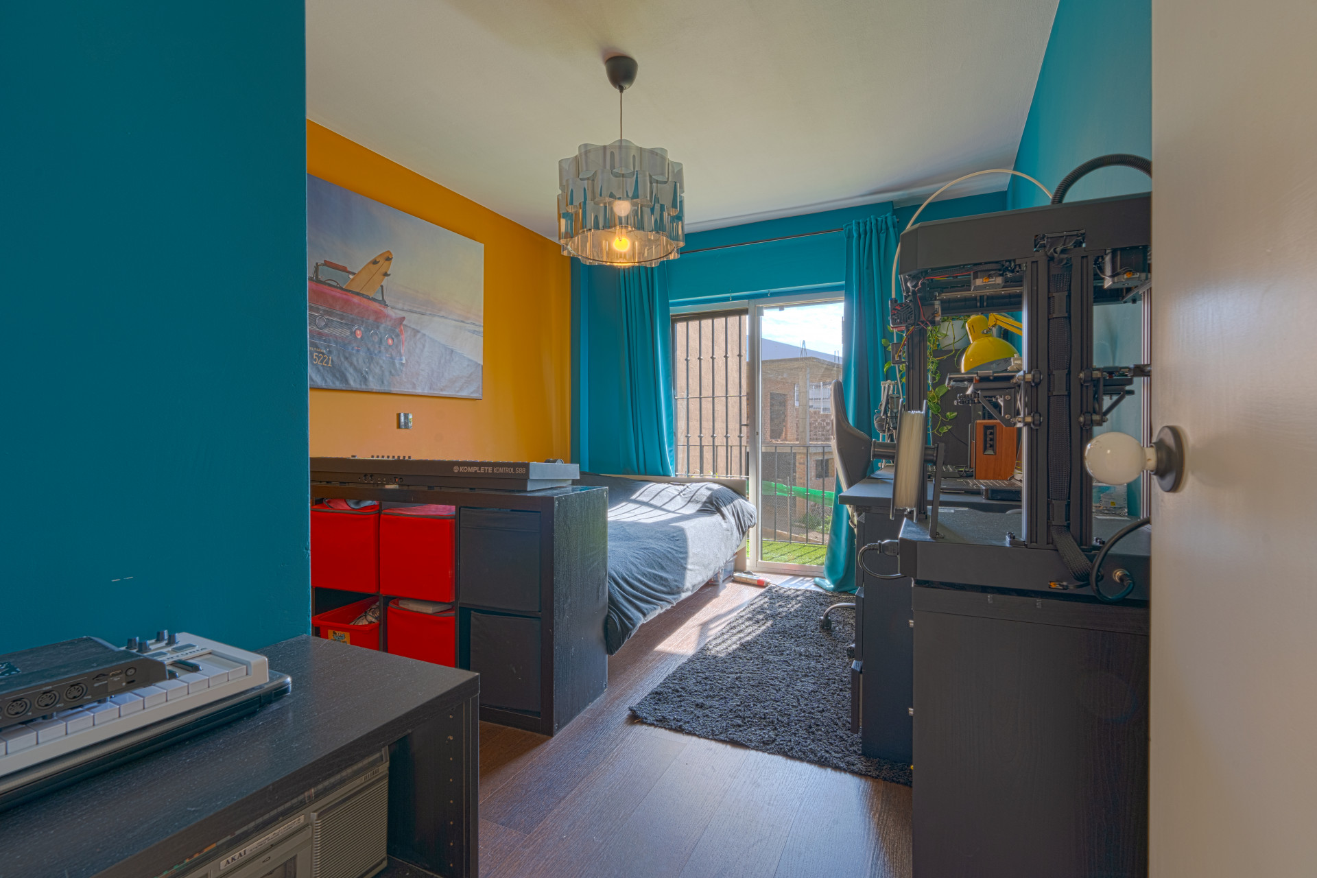 Renovated 120 m² apartment in Las Lagunas, with 4 bedrooms, 2 bathrooms and communal parking.