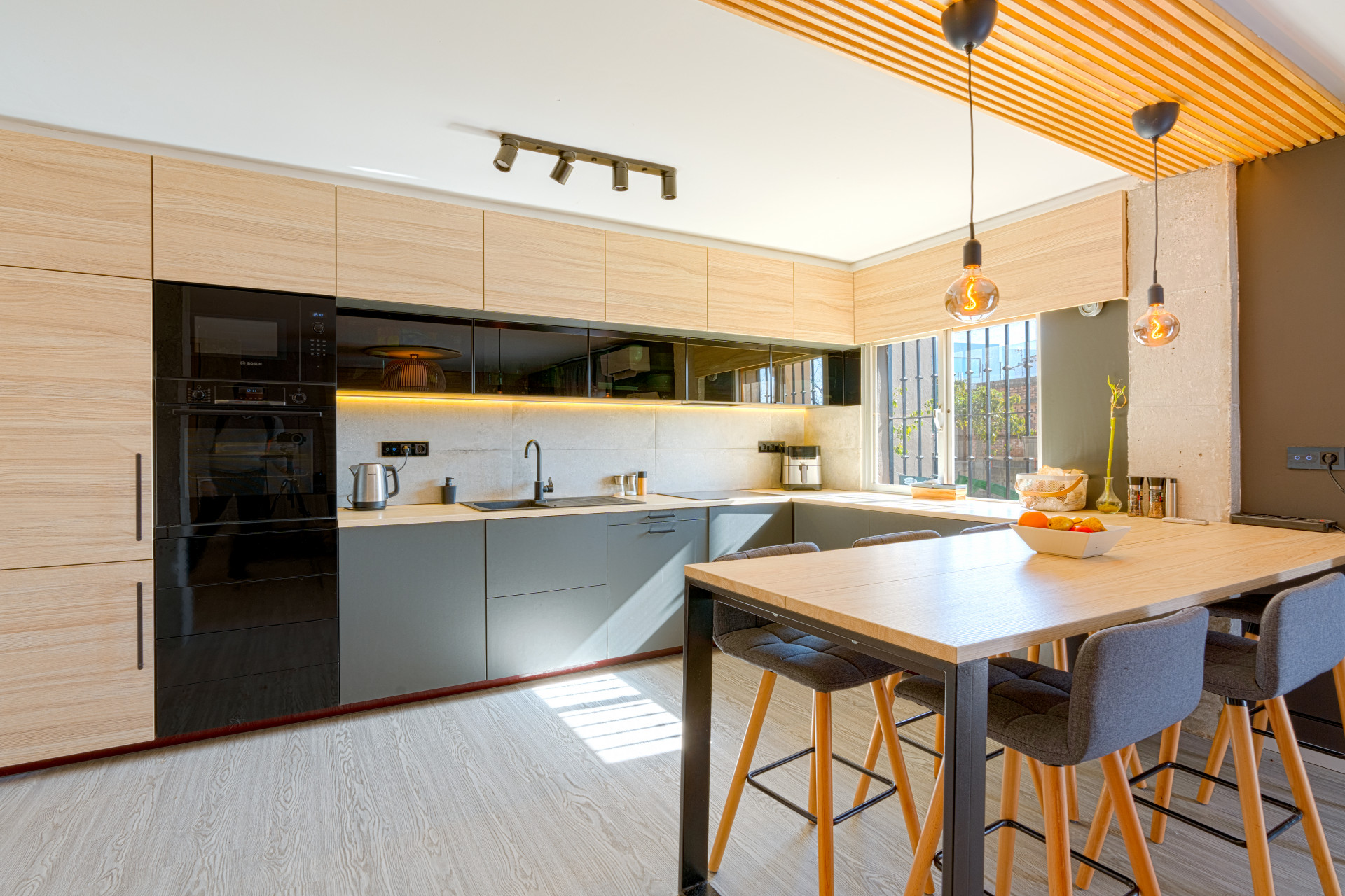 Renovated 120 m² apartment in Las Lagunas, with 4 bedrooms, 2 bathrooms and communal parking.