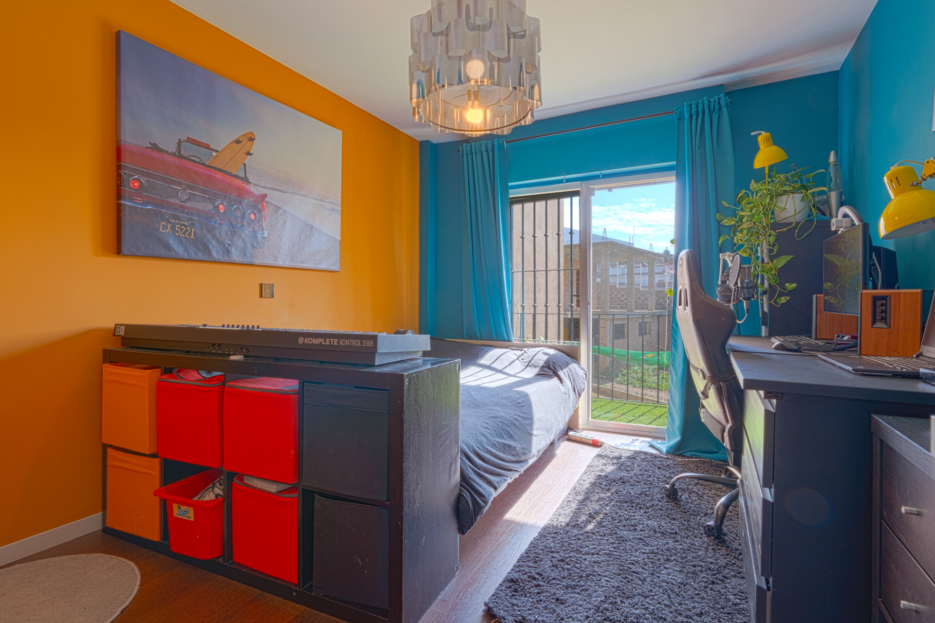 Renovated 120 m² apartment in Las Lagunas, with 4 bedrooms, 2 bathrooms and communal parking.