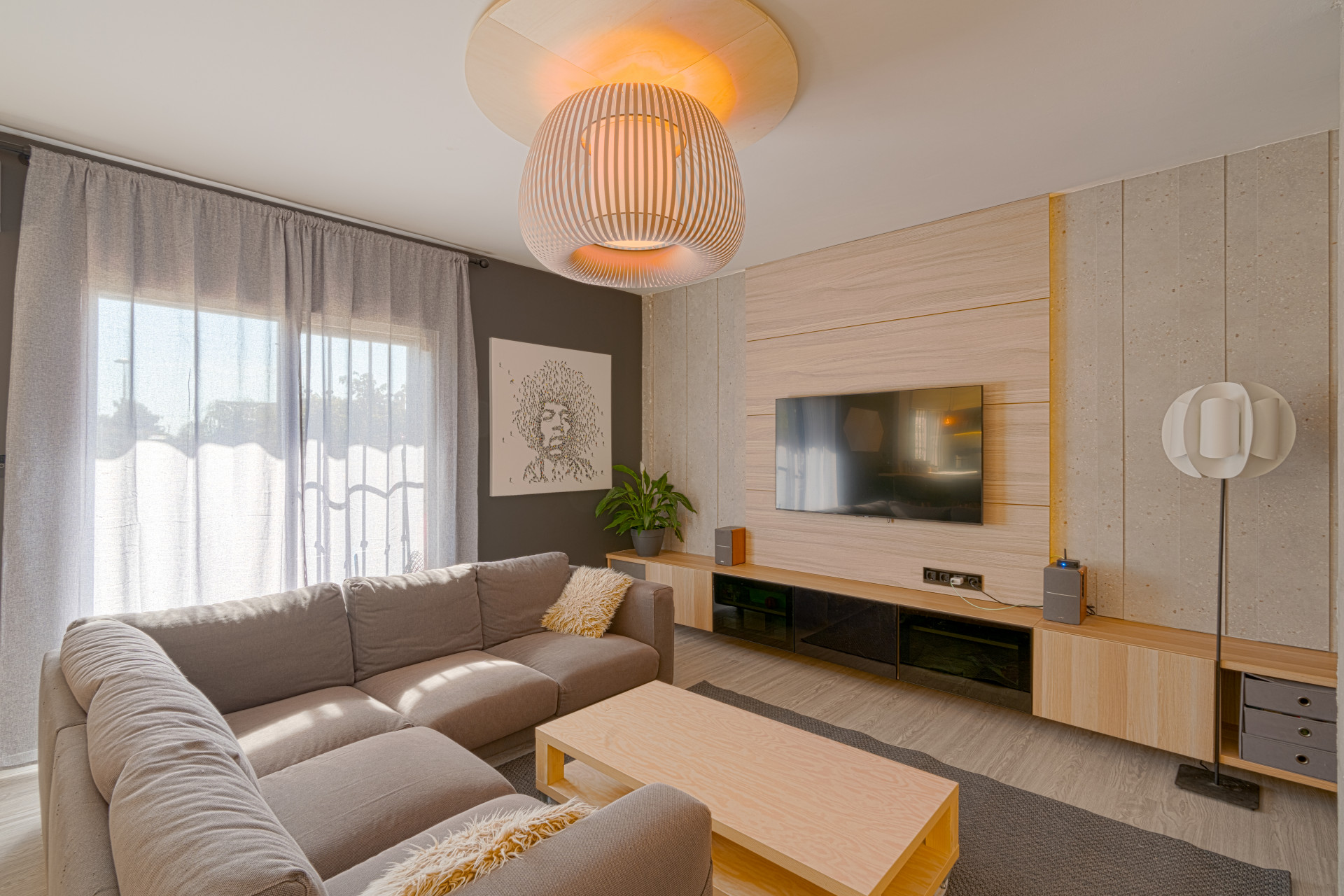 Renovated 120 m² apartment in Las Lagunas, with 4 bedrooms, 2 bathrooms and communal parking.