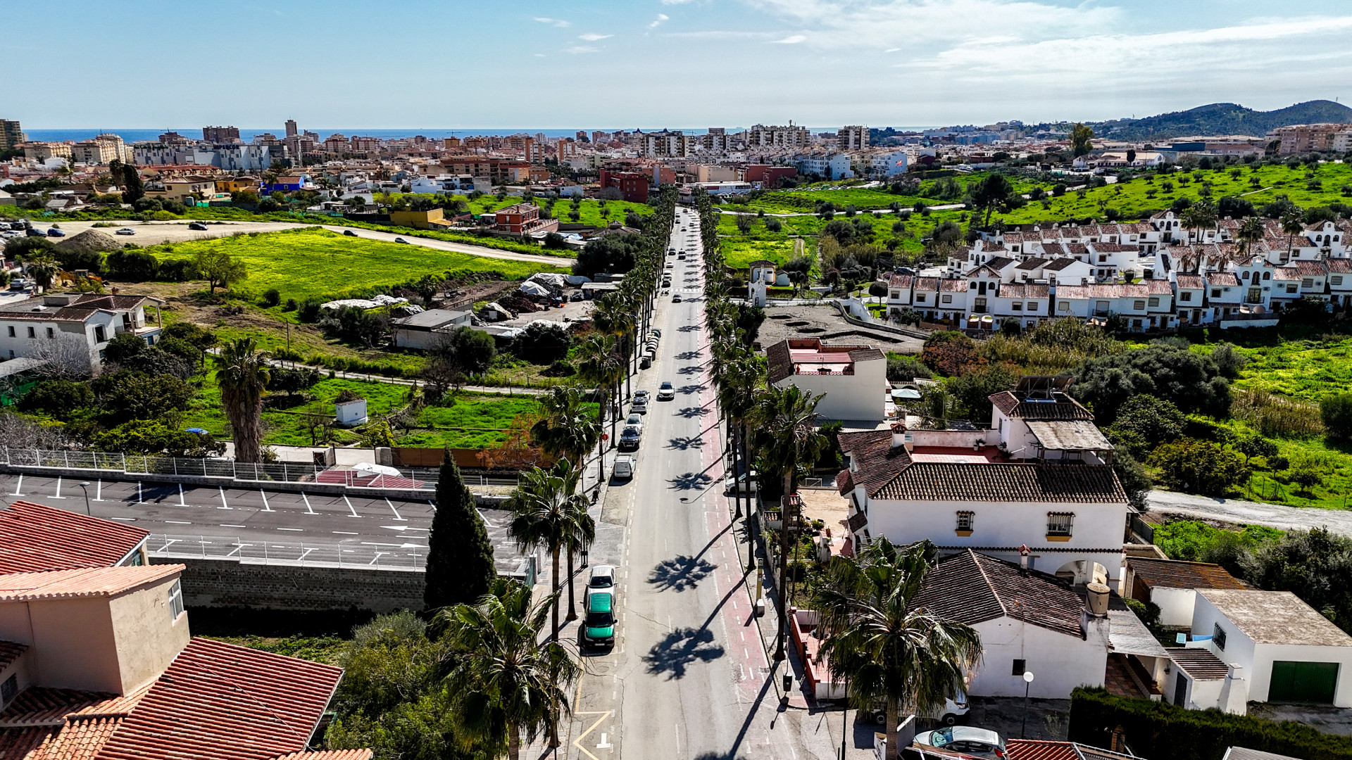 Renovated 120 m² apartment in Las Lagunas, with 4 bedrooms, 2 bathrooms and communal parking.