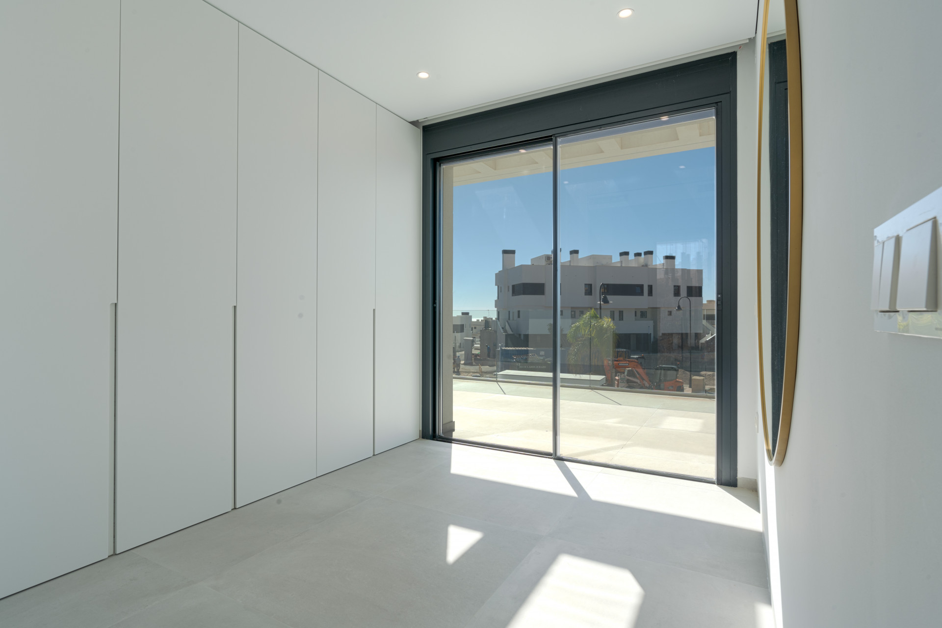 This luxury villa in La Cala de Mijas blends contemporary design, spaciousness, and comfort in a prime location. Just minutes from the beach and town center, it features bright living spaces, a private saltwater pool, and a versatile basement.